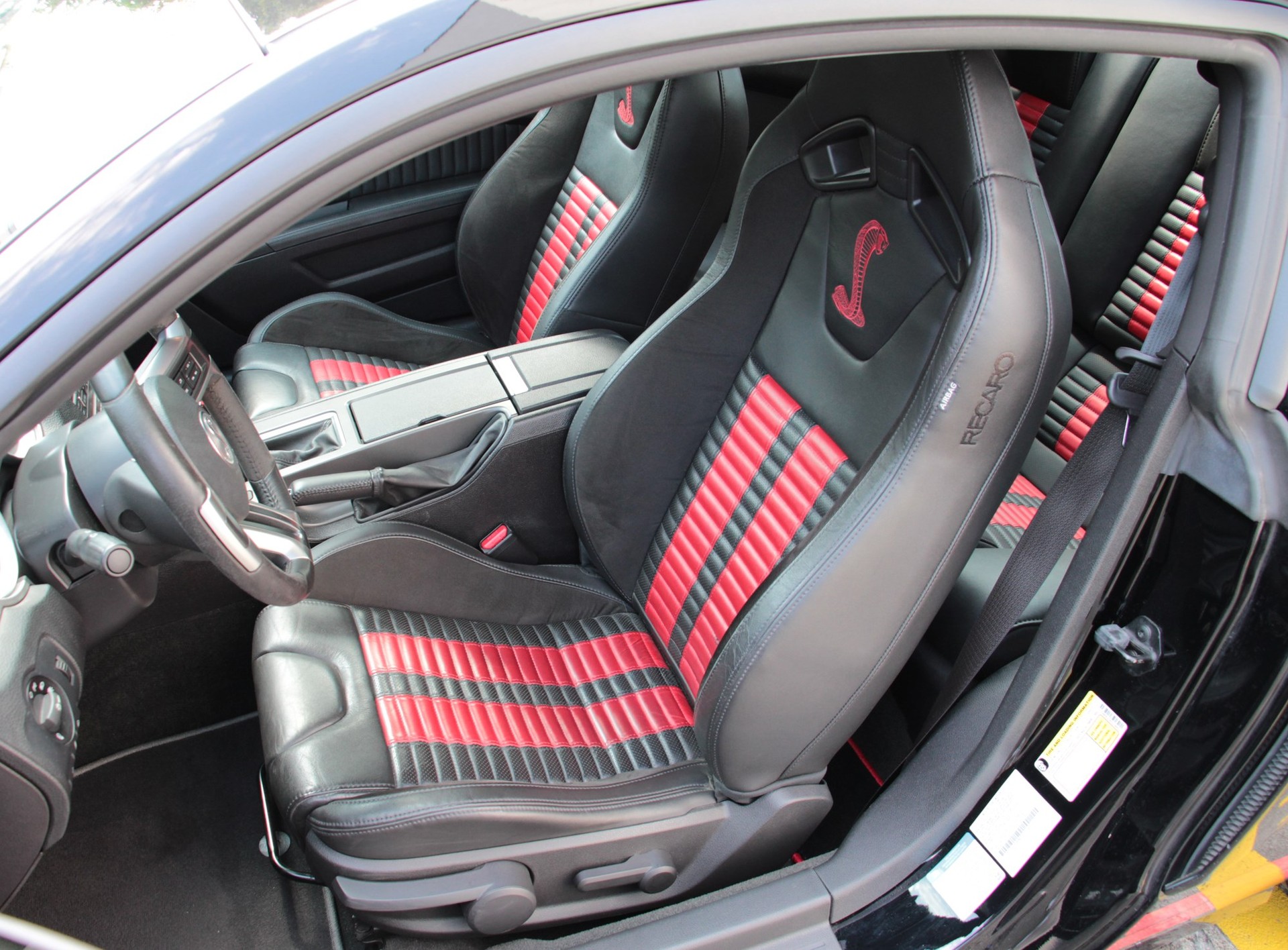 FORD MUSTANG Shelby GT 500 - Viele Extras-image-2