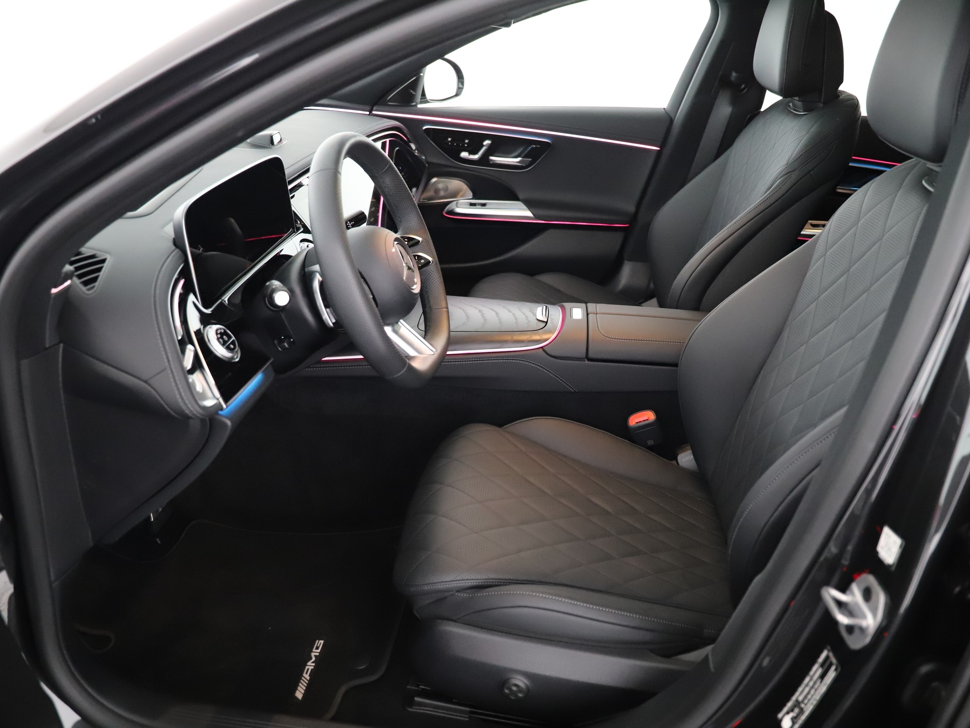 MERCEDES-BENZ E 400 e 4Matic 9G-Tronic-image-12