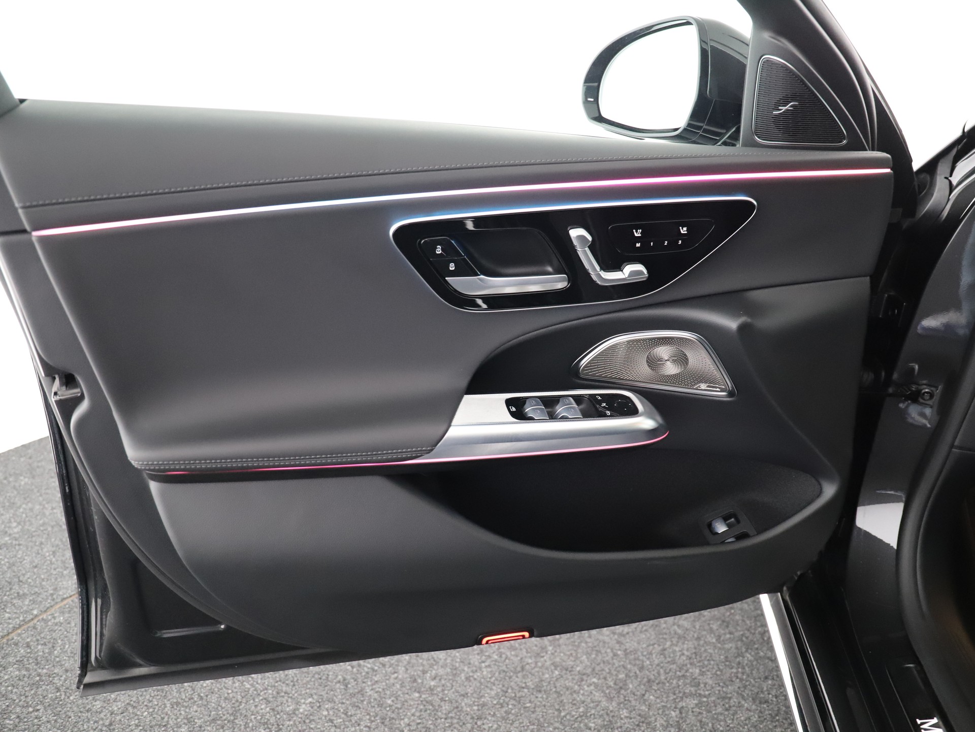 MERCEDES-BENZ E 400 e 4Matic 9G-Tronic-image-10
