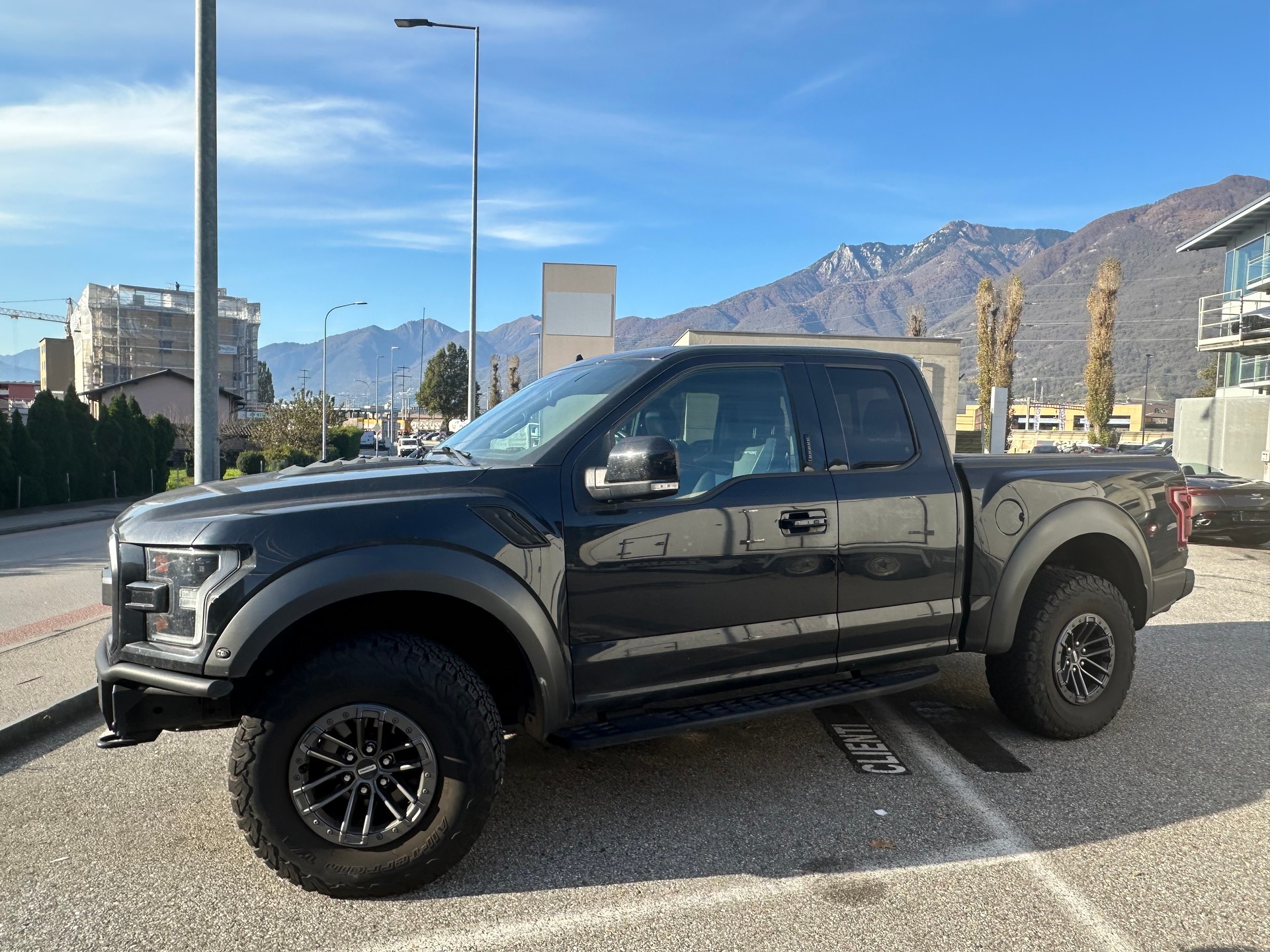 FORD F-150 Raptor US Version-image-9