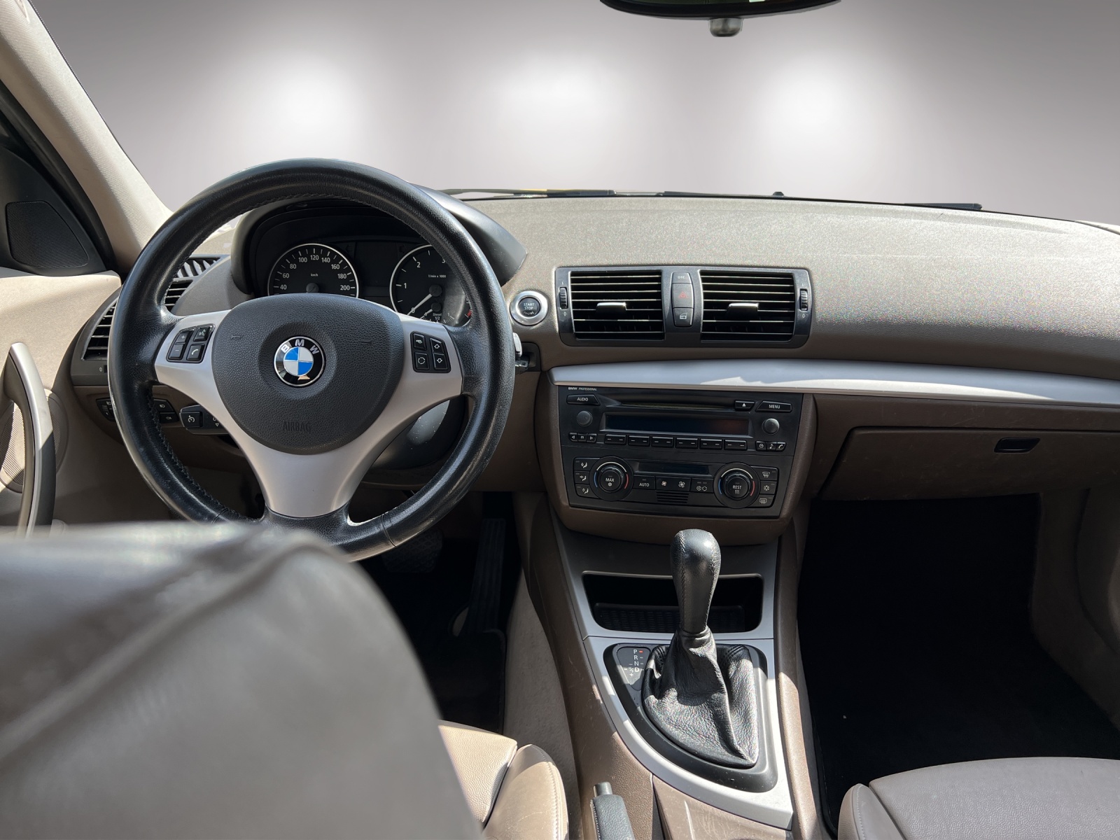 BMW 120d A-image-9