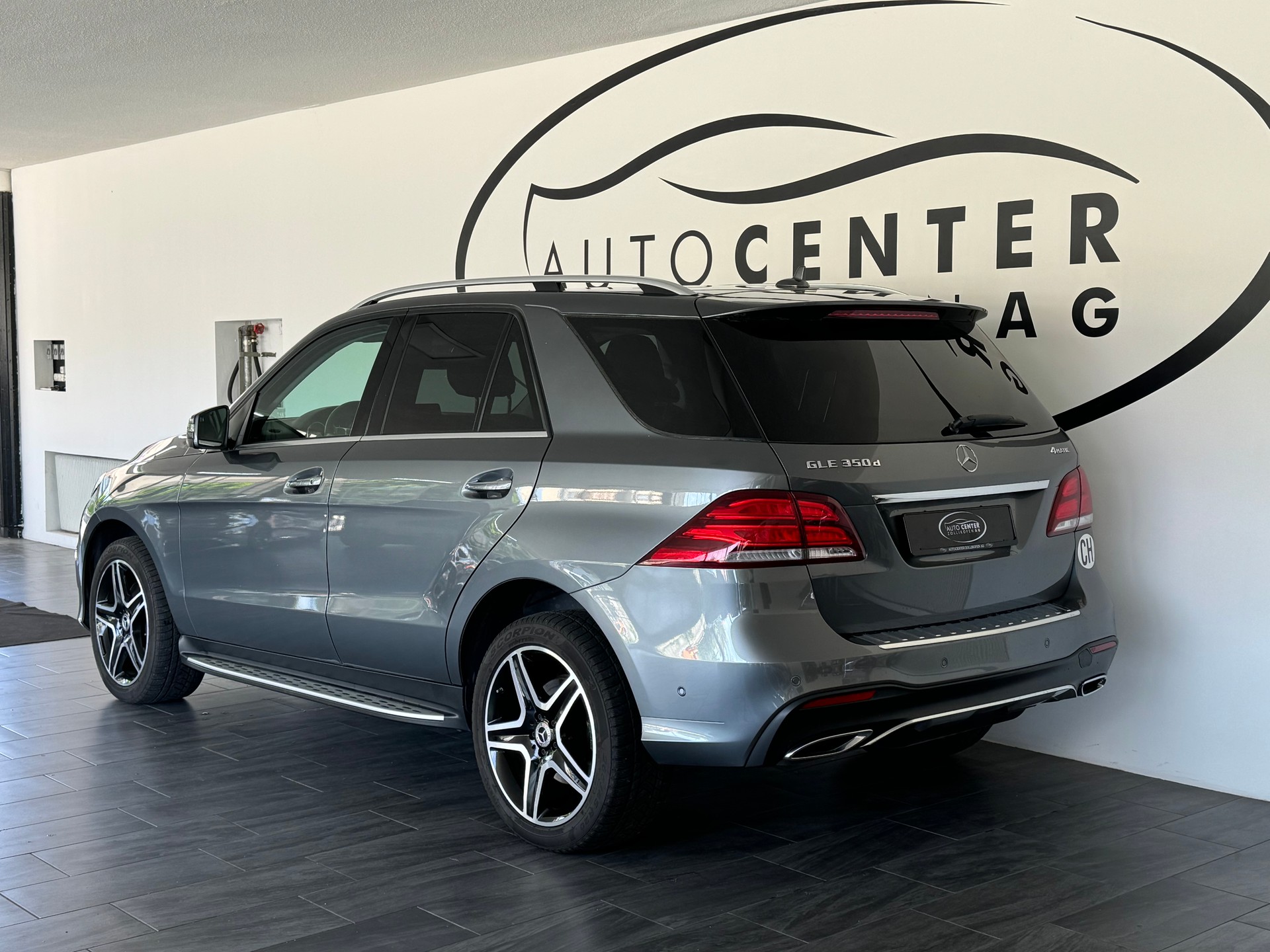 MERCEDES-BENZ AMG-Line GLE 350 d Executive 4Matic 9G-Tronic-image-4