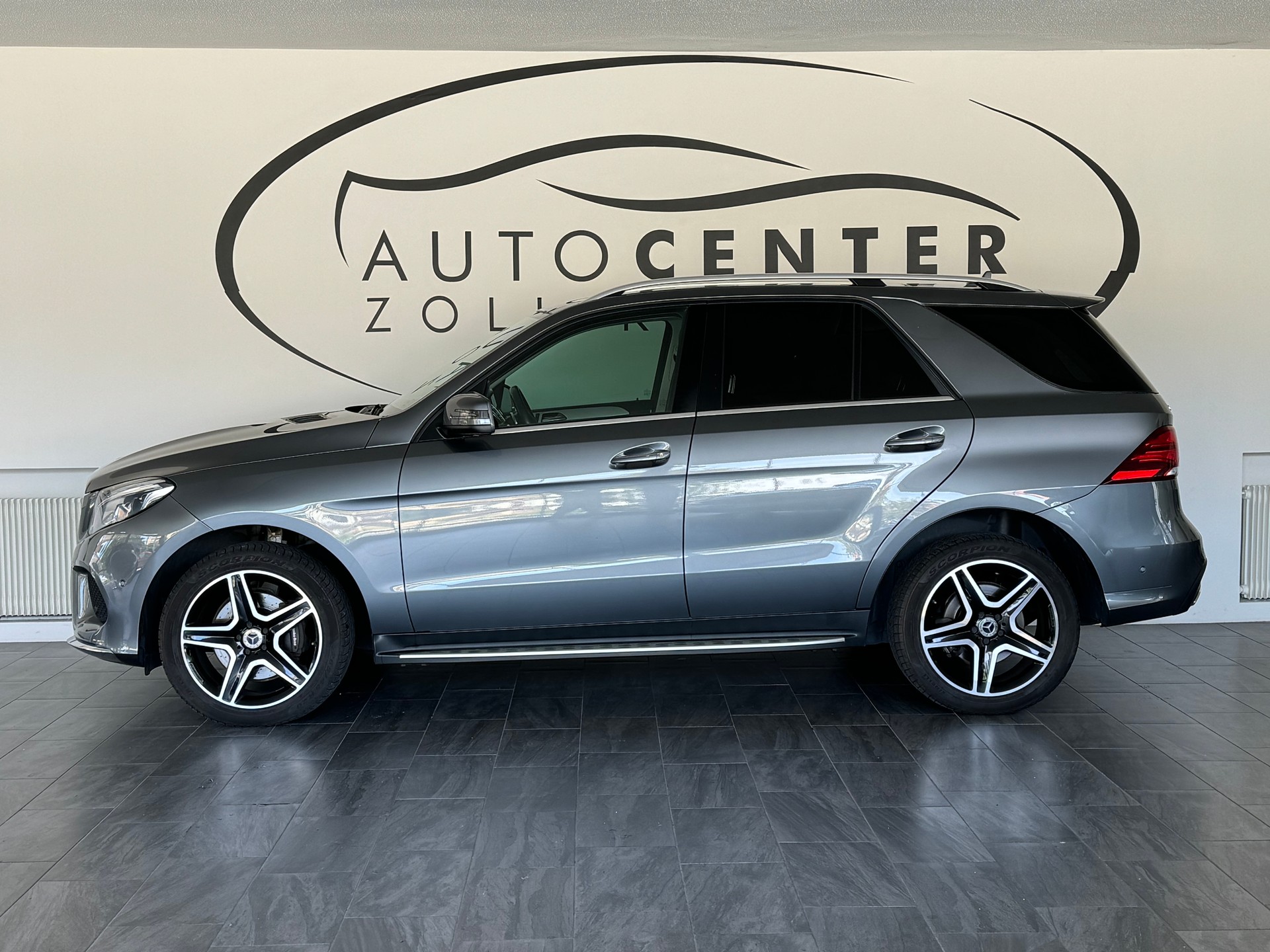 MERCEDES-BENZ AMG-Line GLE 350 d Executive 4Matic 9G-Tronic-image-3