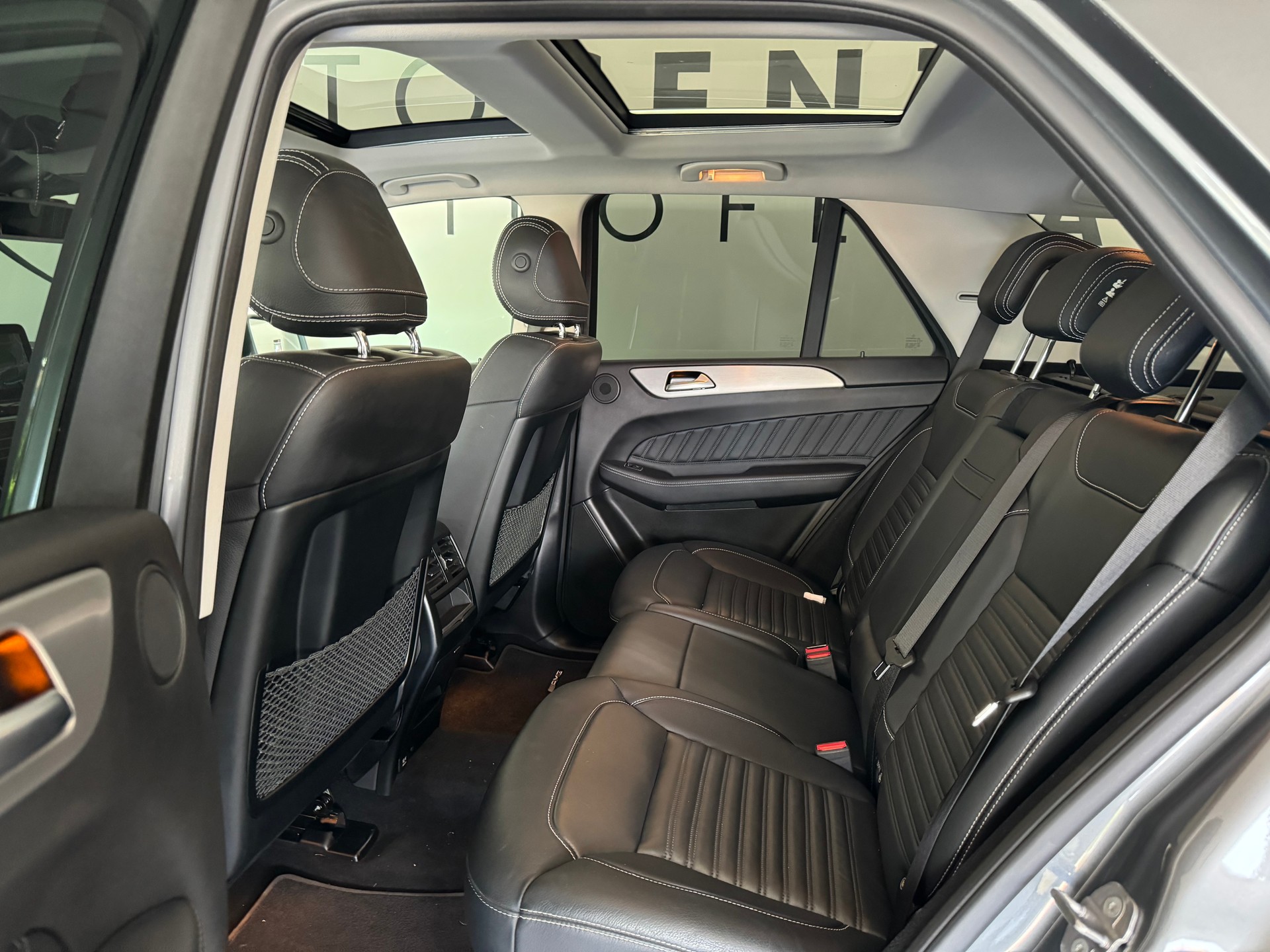 MERCEDES-BENZ AMG-Line GLE 350 d Executive 4Matic 9G-Tronic-image-10