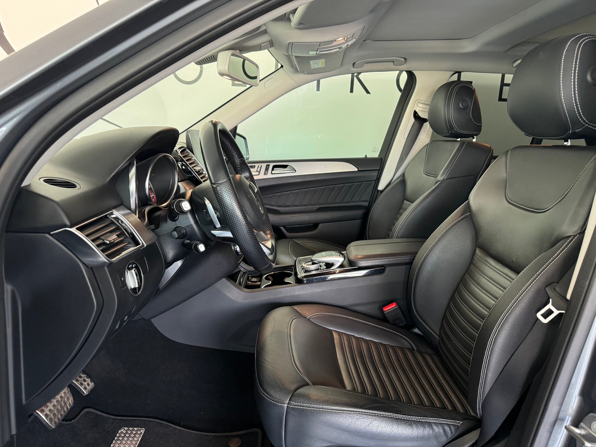 MERCEDES-BENZ AMG-Line GLE 350 d Executive 4Matic 9G-Tronic-image-8