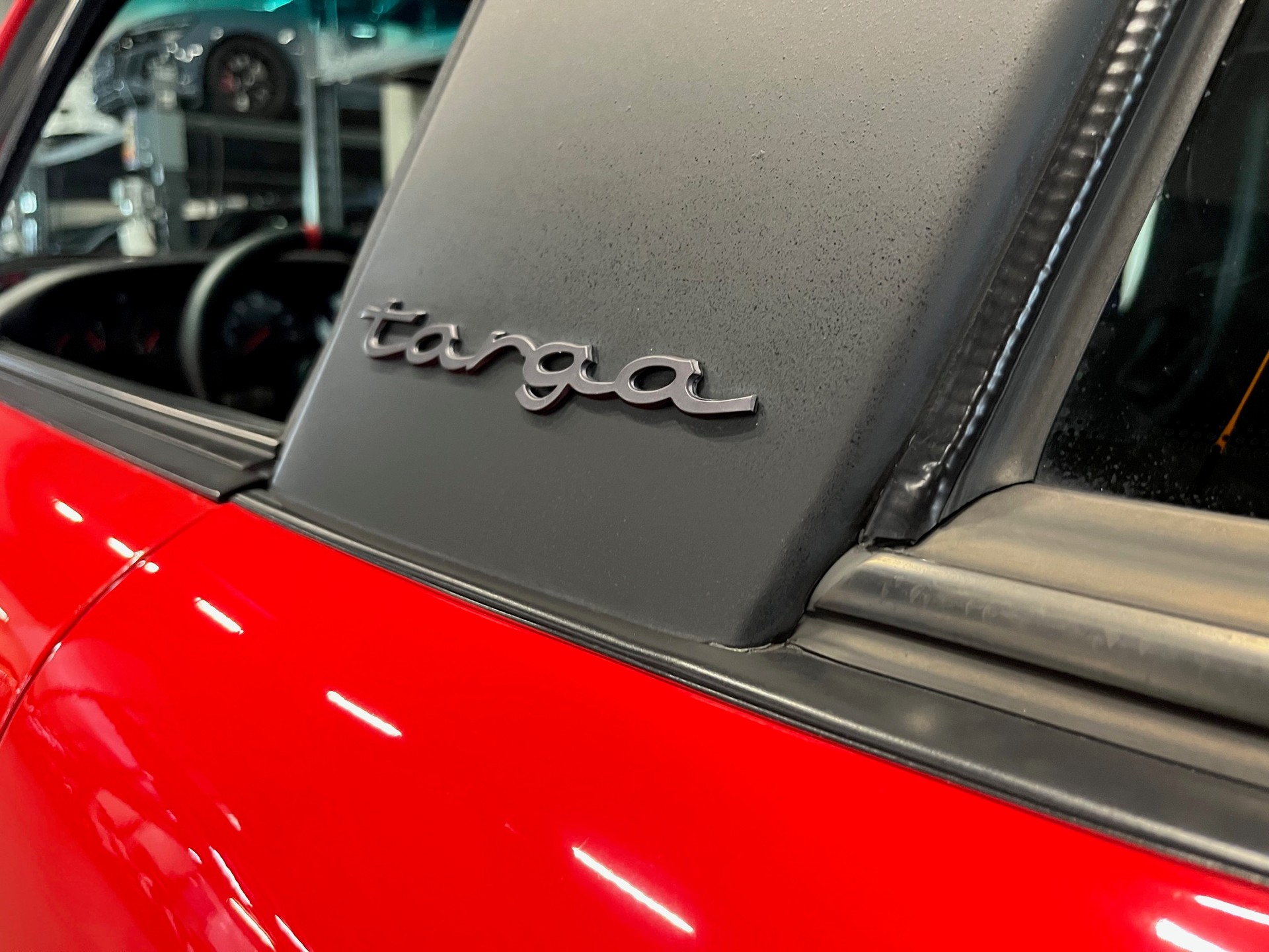 PORSCHE 911 Carrera 2 Targa-image-5