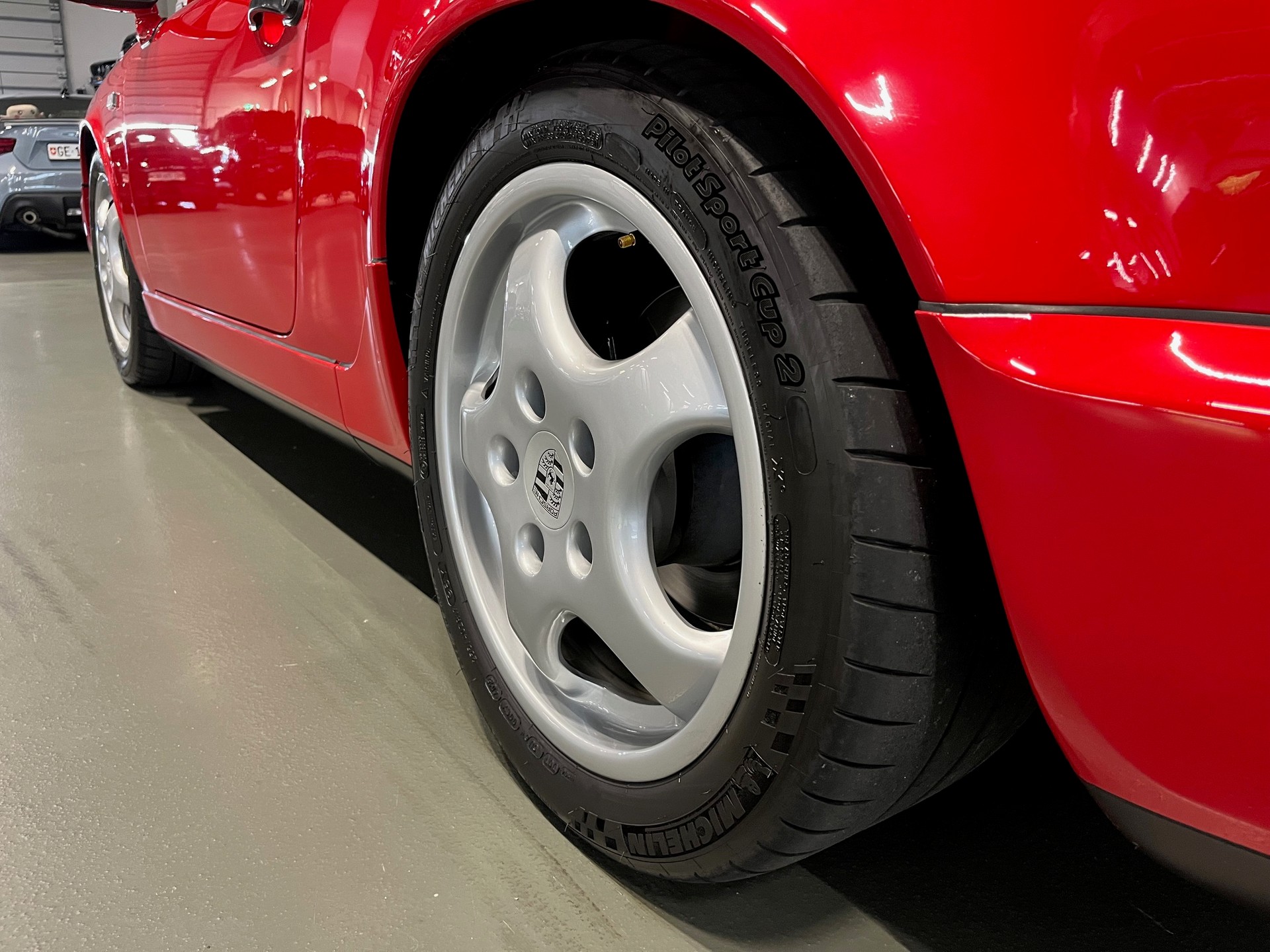 PORSCHE 911 Carrera 2 Targa-image-8