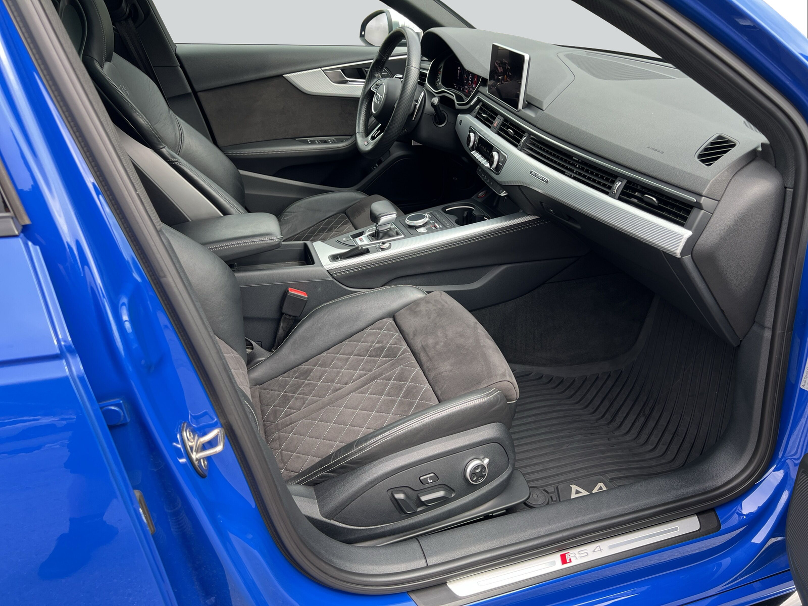 AUDI RS4 Avant 2.9 TFSI quattro tiptronic-image-10