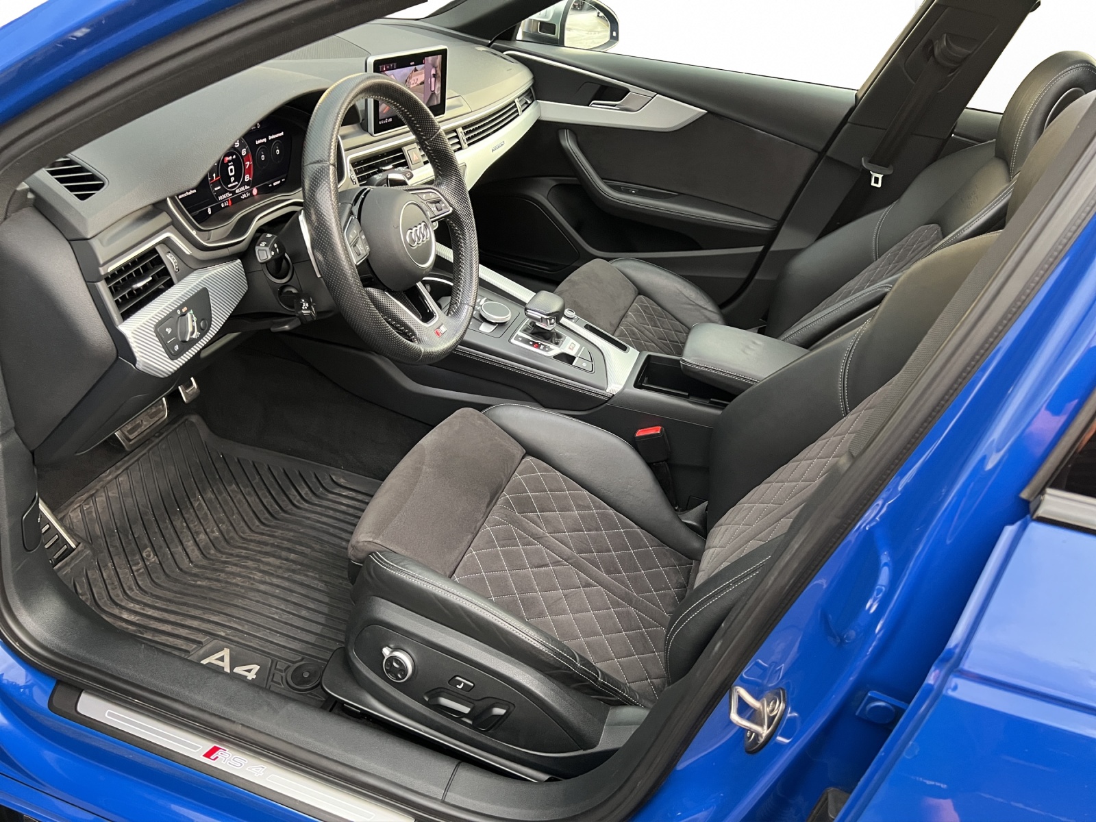 AUDI RS4 Avant 2.9 TFSI quattro tiptronic-image-8