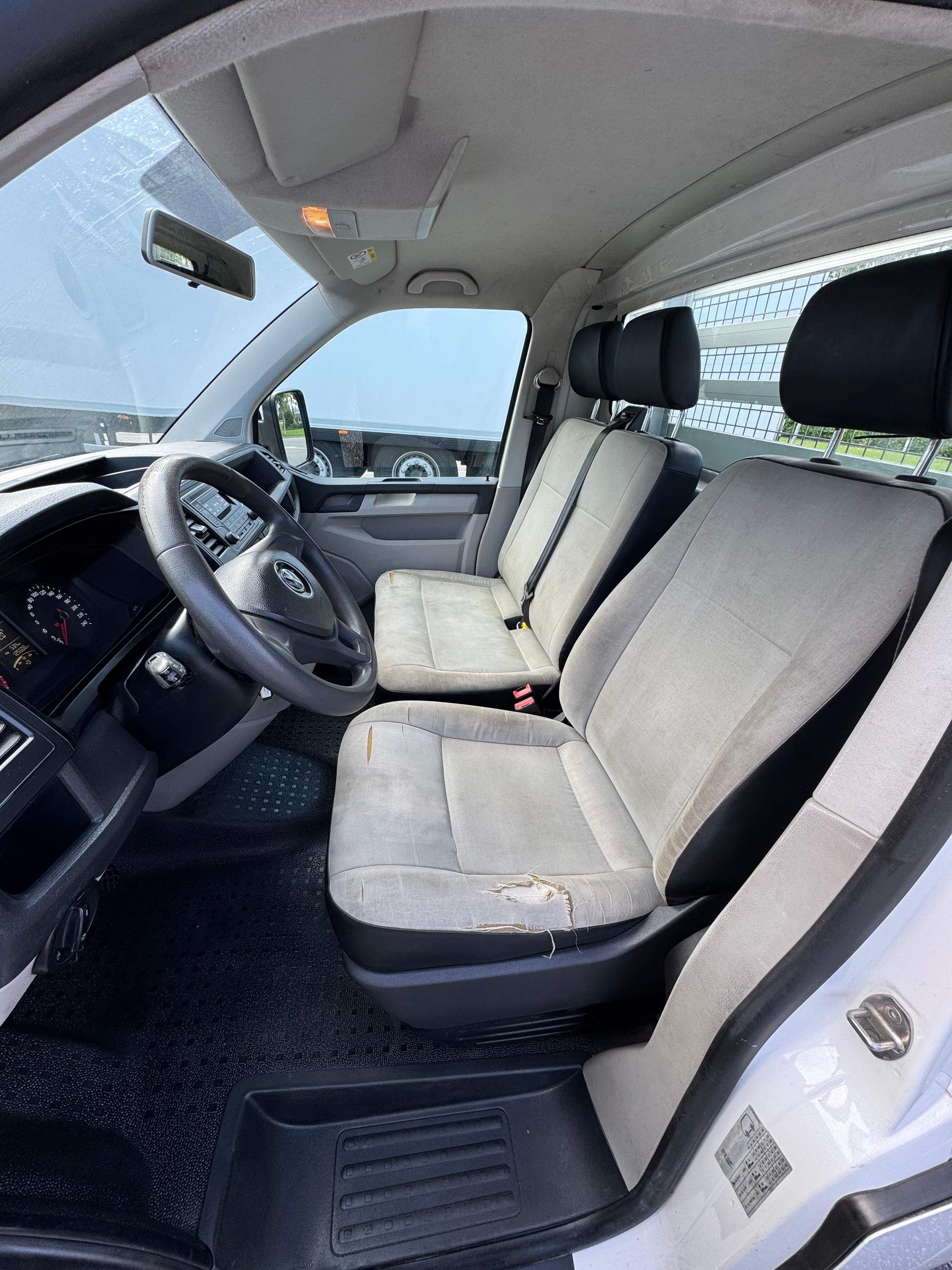 VW T6 2.0 TDI Swiss Champion Euro 6-image-13