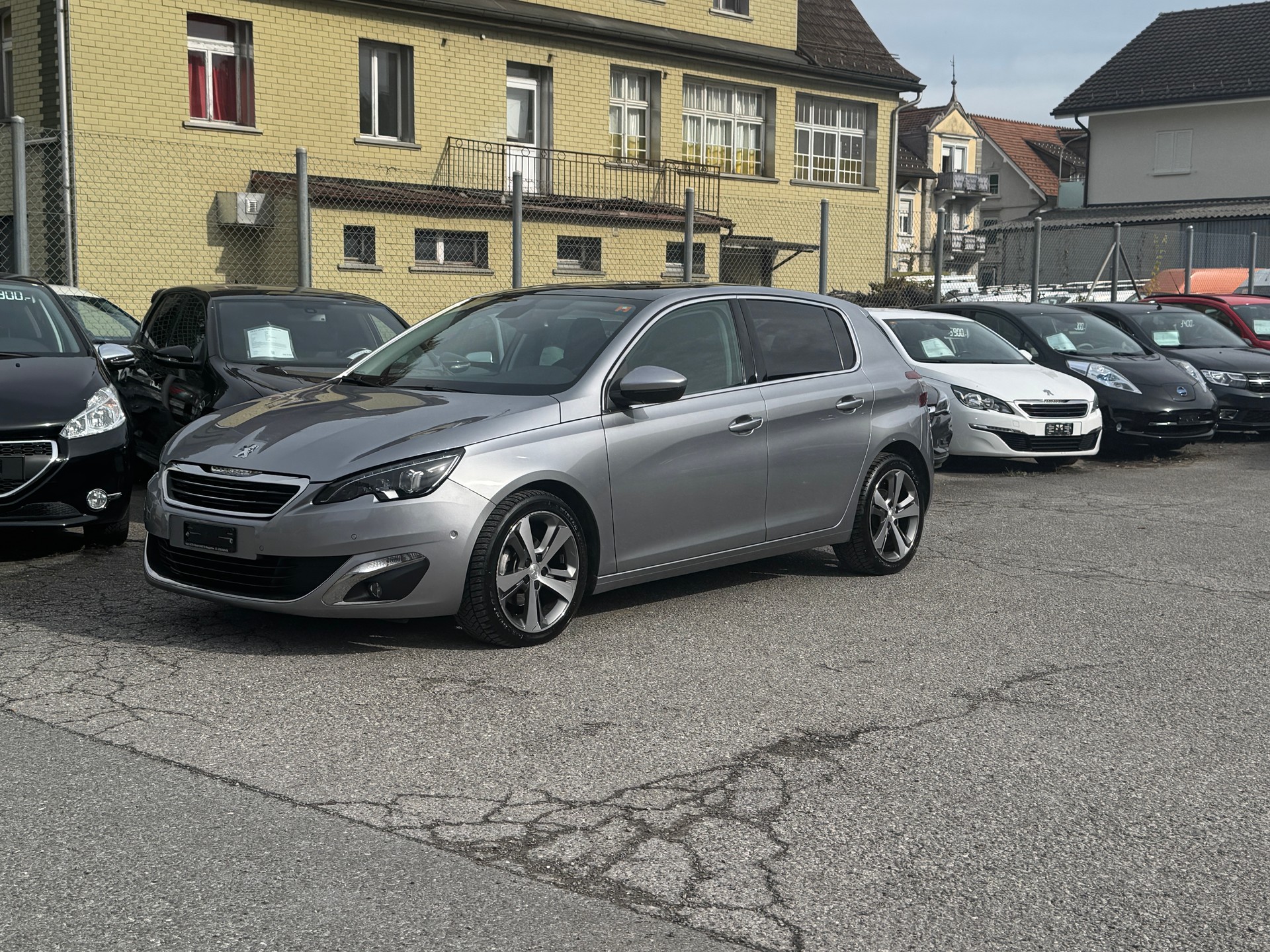 PEUGEOT 308 1.2 THP Féline Automatic-image-4