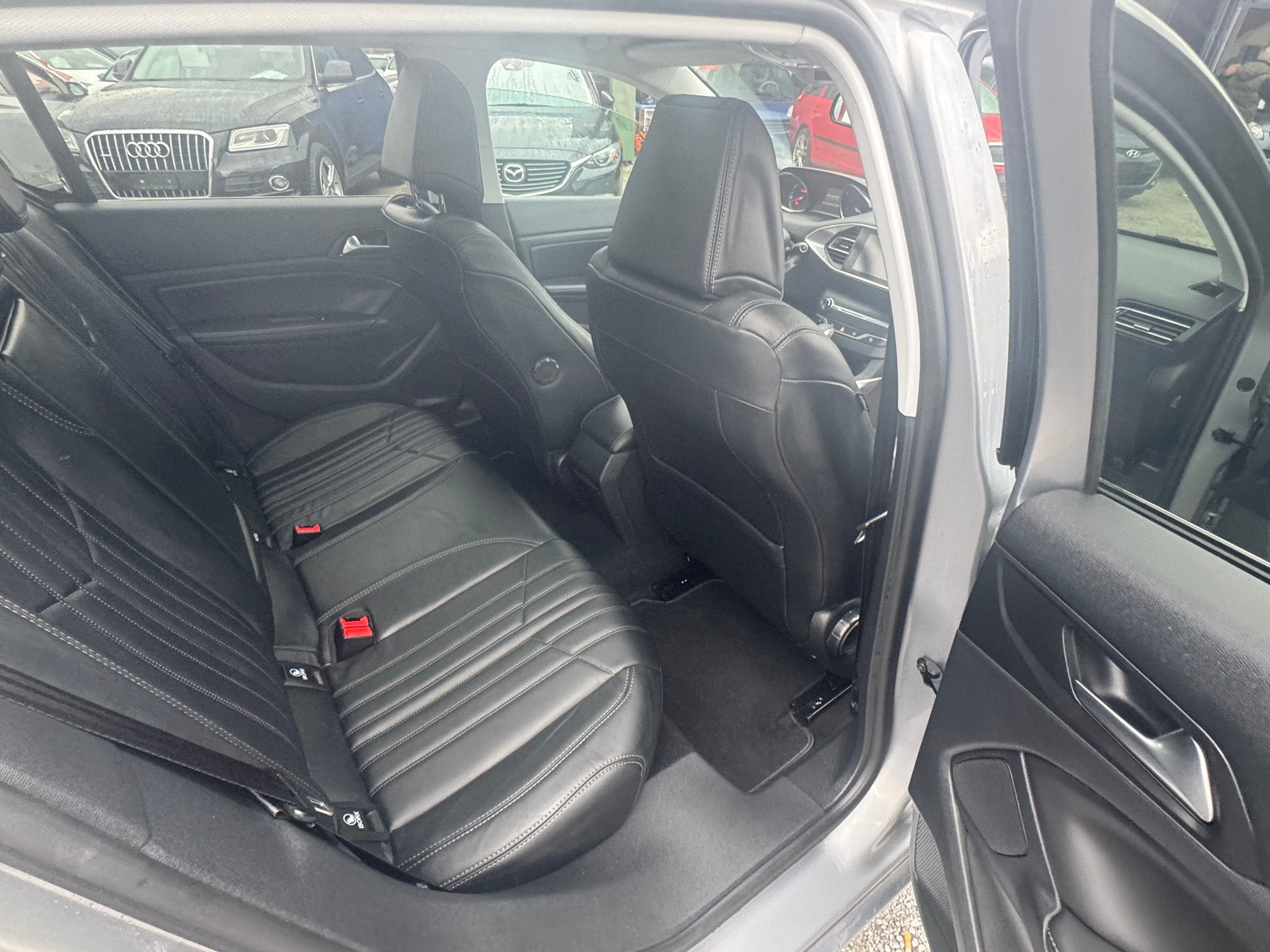 PEUGEOT 308 1.2 THP Féline Automatic-image-7