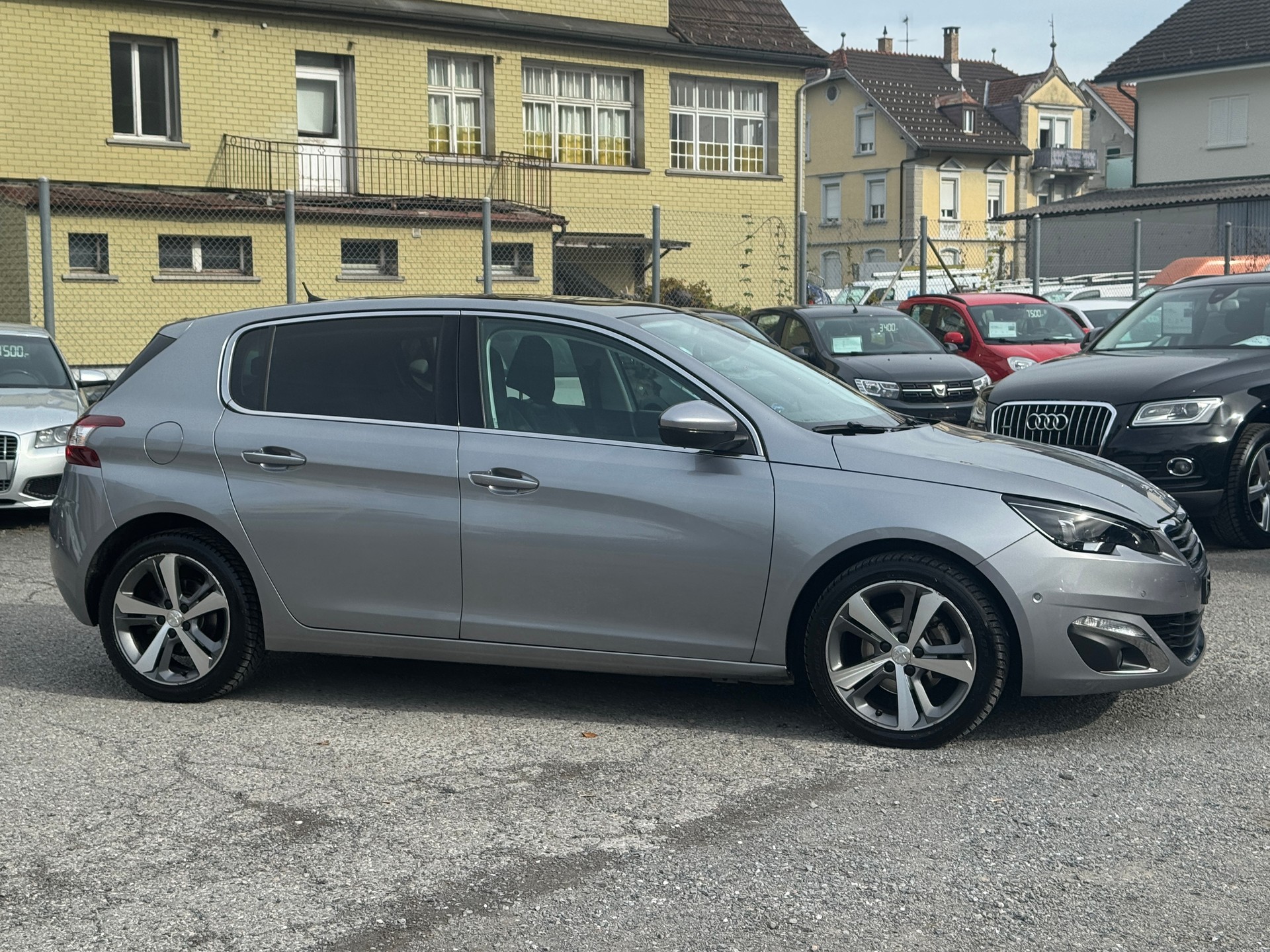 PEUGEOT 308 1.2 THP Féline Automatic-image-1