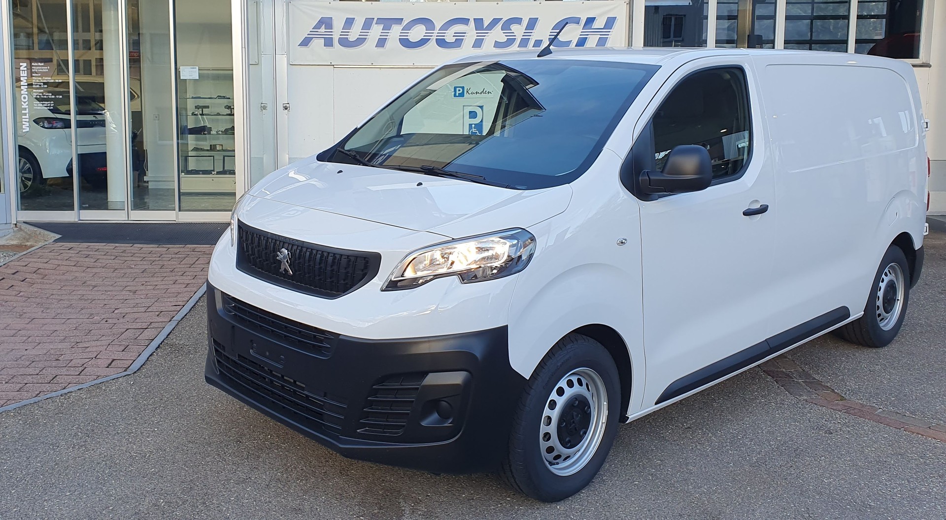 PEUGEOT e-Expert 50KWh long-image-15