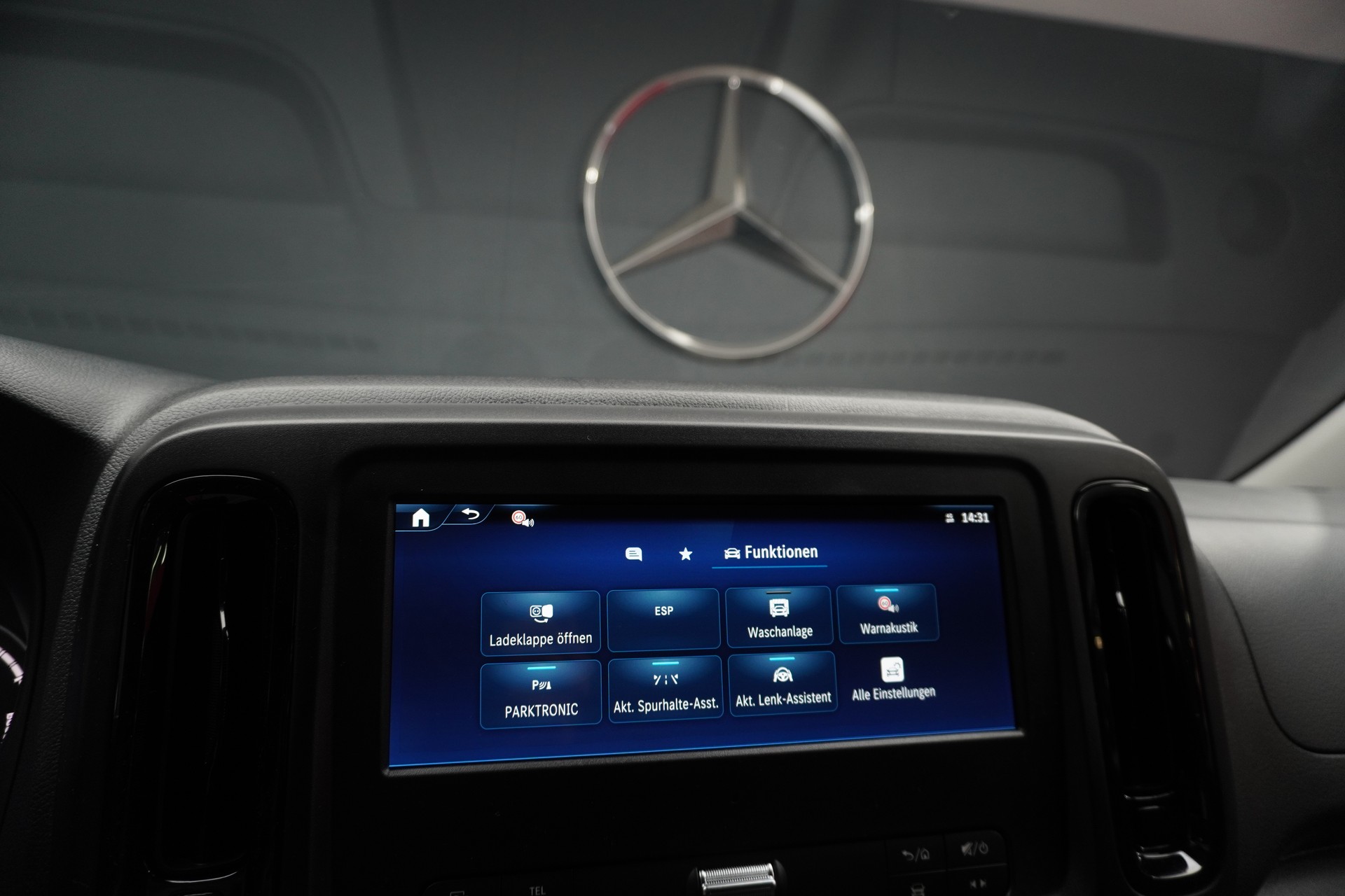 MERCEDES-BENZ eVito 129 KA 3200mm L WORKER-image-9