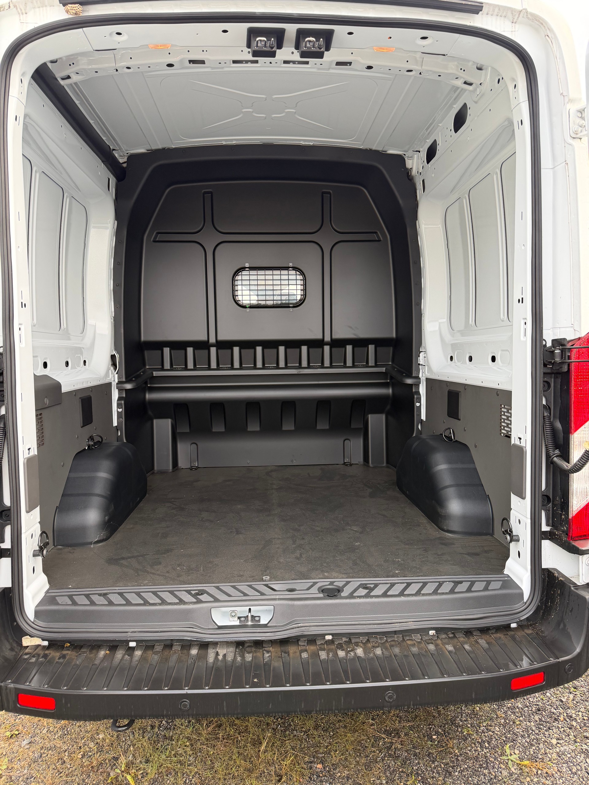 FORD Transit Van DCiV 350 L2 Trend 2.0 TDCi 130 FWD-image-4