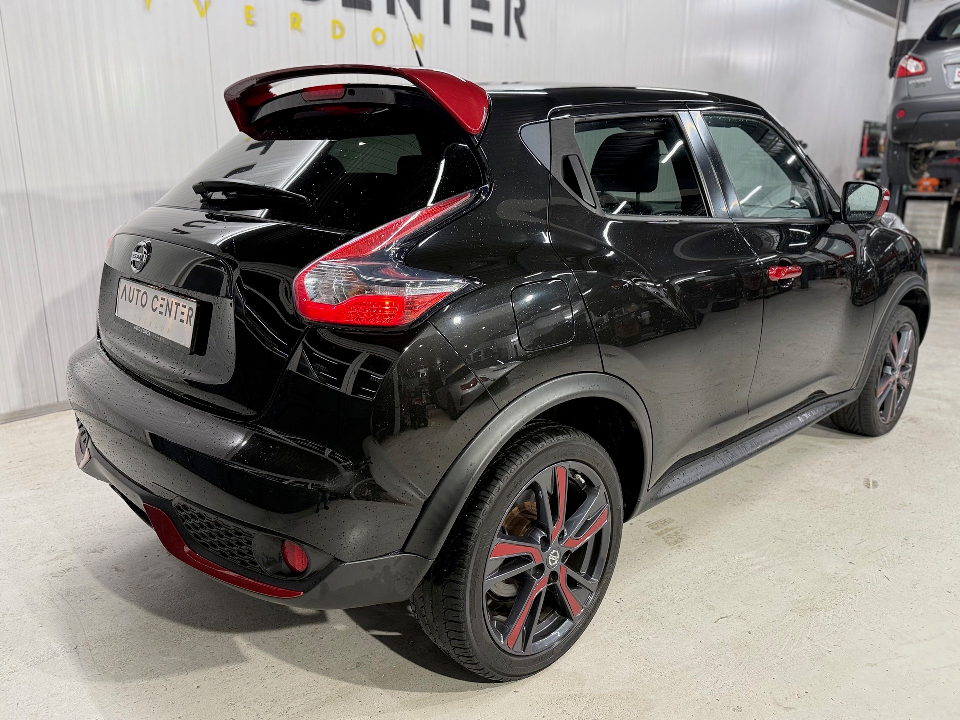 NISSAN Juke 1.6 DIG-T tekna-showroom-element-2
