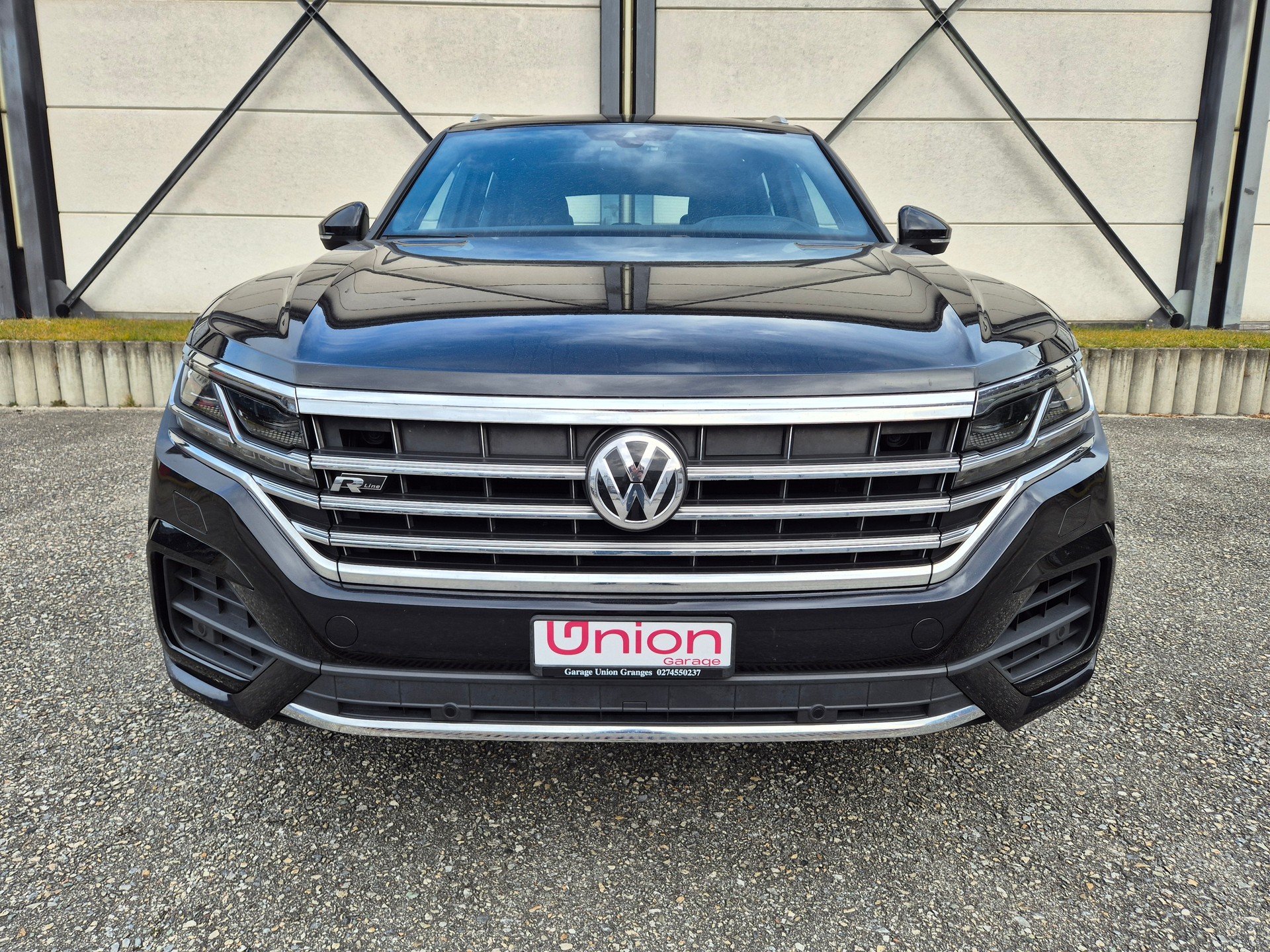 VW Touareg 3.0 TDI R Line Tiptronic-image-1