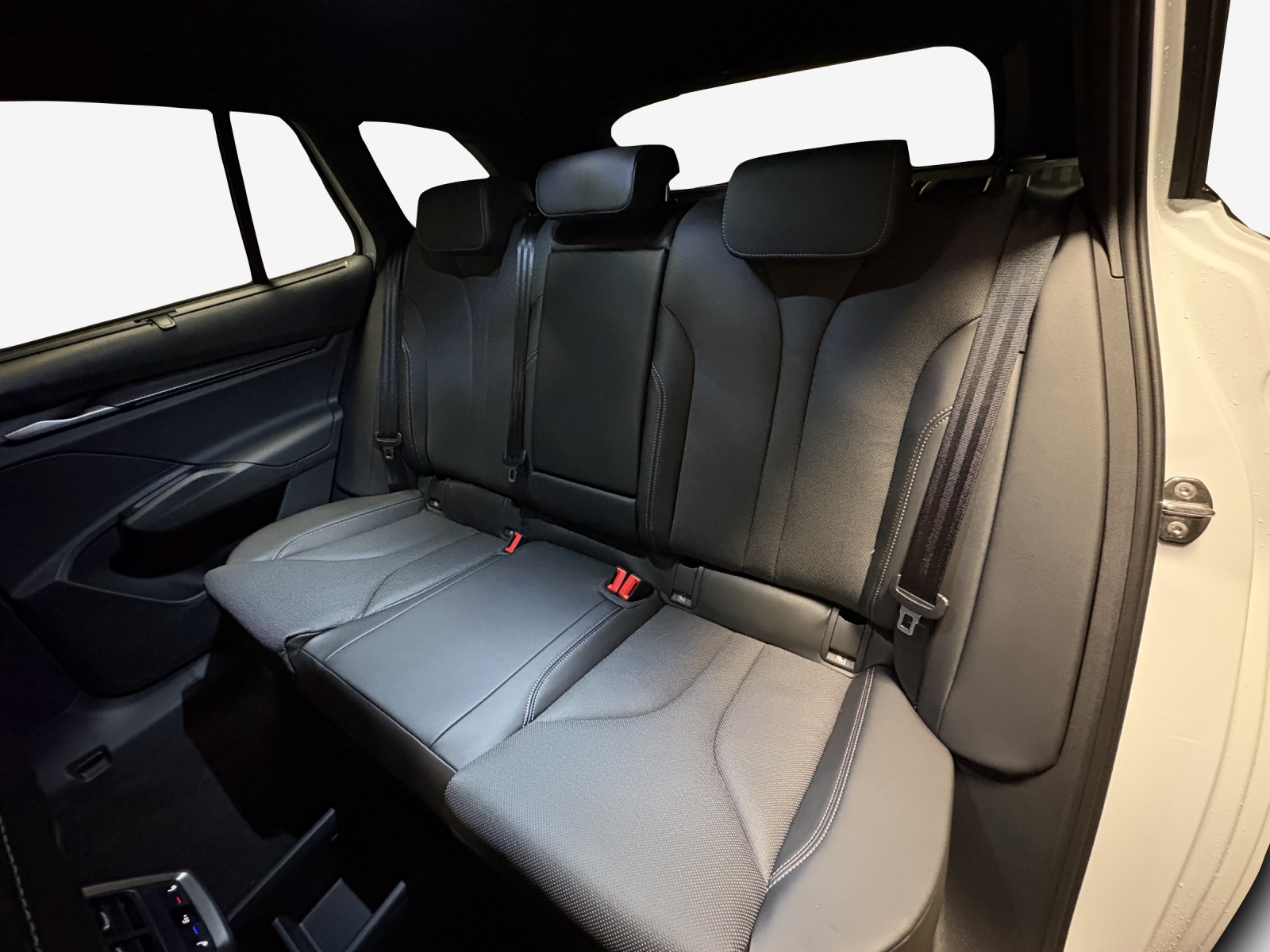 SKODA Enyaq 4x4 RS-image-11