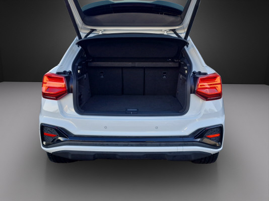 AUDI Q2 35 TFSI S lineS-tronic-image-11