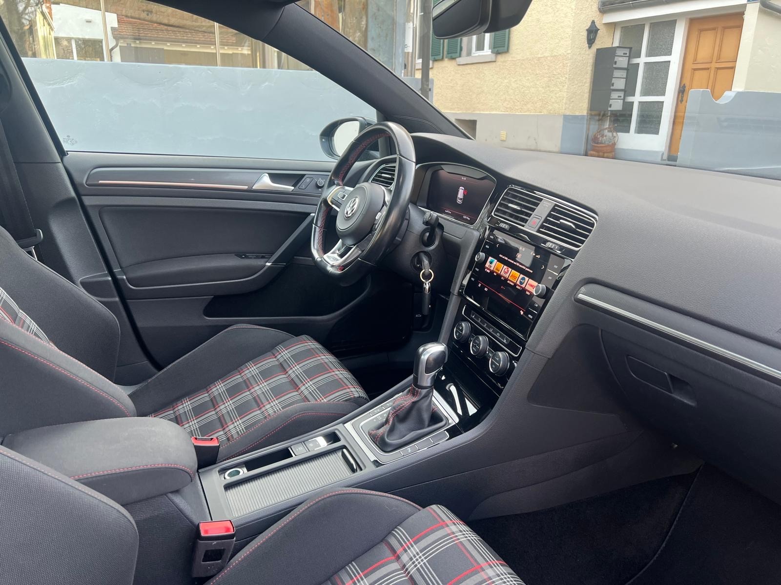 VW Golf 2.0 TSI GTI Performance DSG-image-6