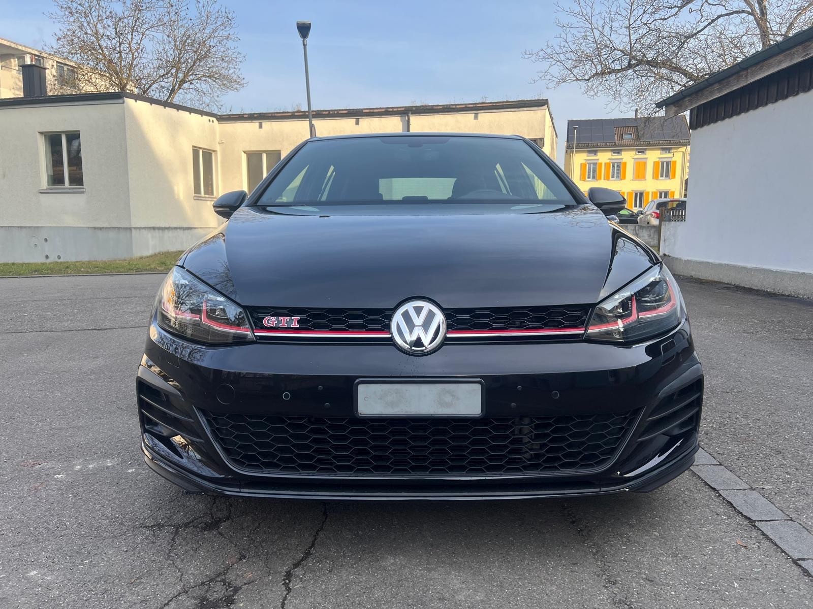 VW Golf 2.0 TSI GTI Performance DSG-showroom-element-1