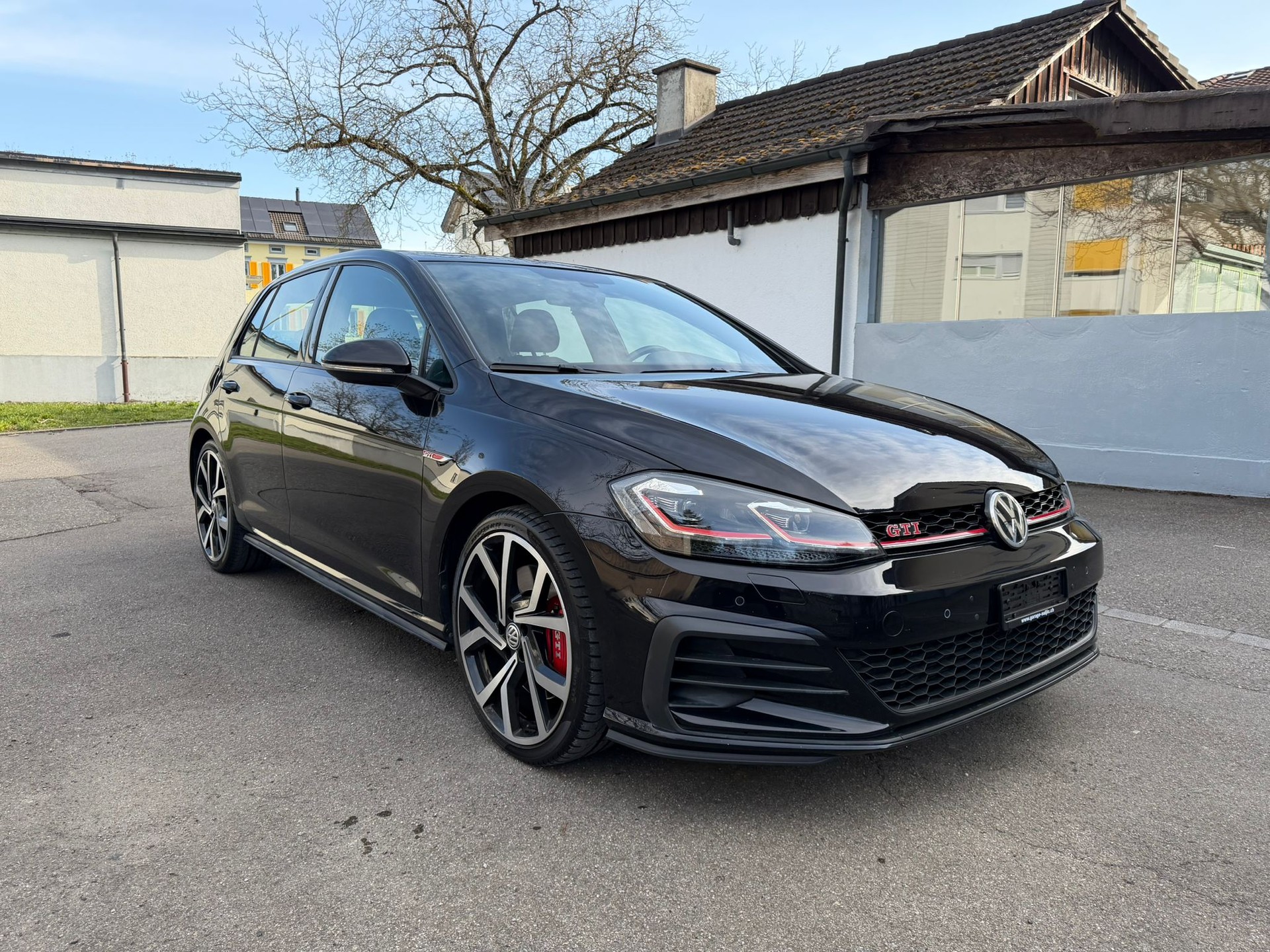 VW Golf 2.0 TSI GTI Performance DSG-showroom-element-2