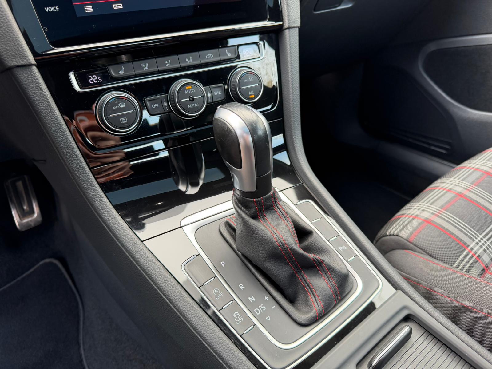 VW Golf 2.0 TSI GTI Performance DSG-image-25