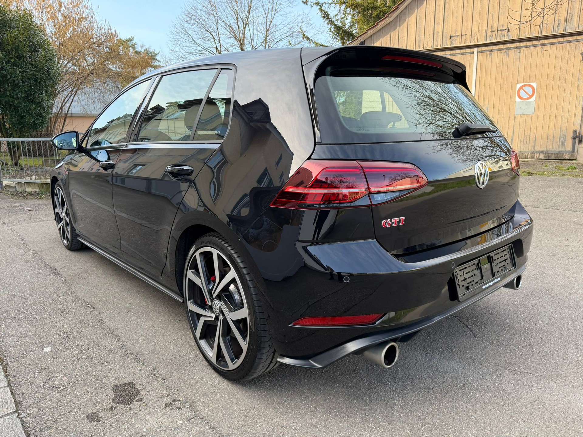 VW Golf 2.0 TSI GTI Performance DSG-image-11