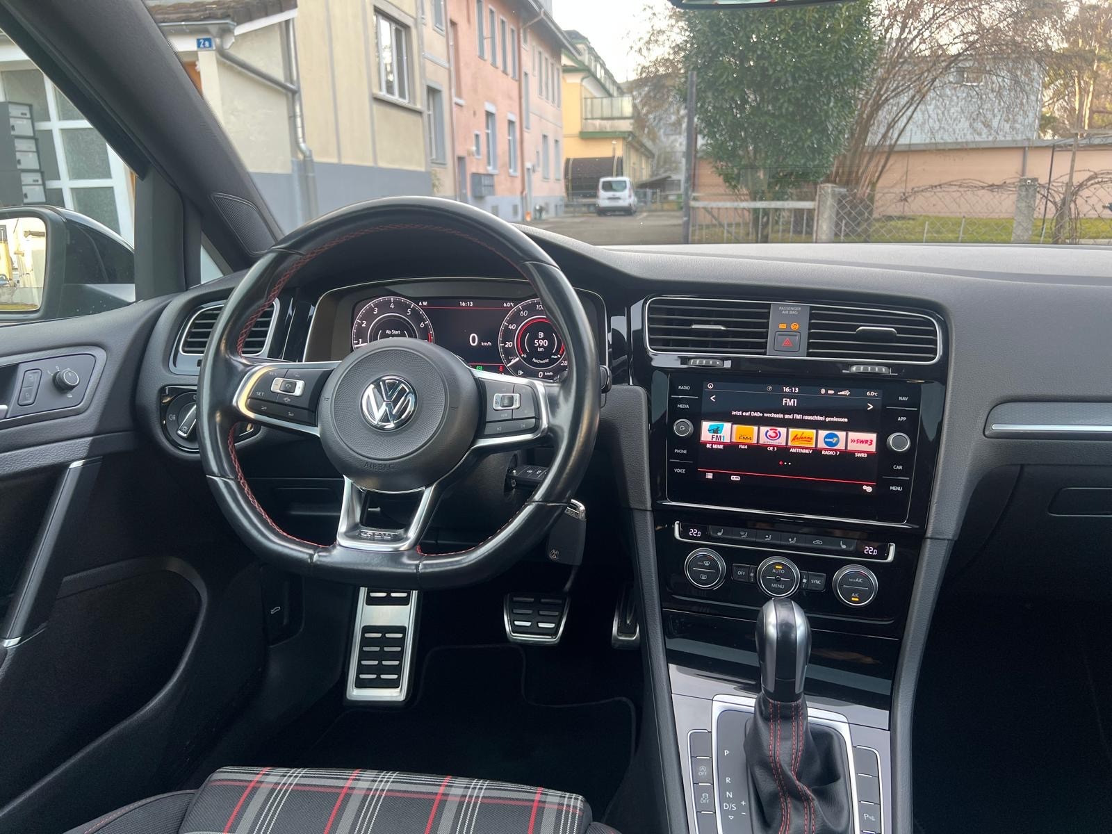 VW Golf 2.0 TSI GTI Performance DSG-image-17