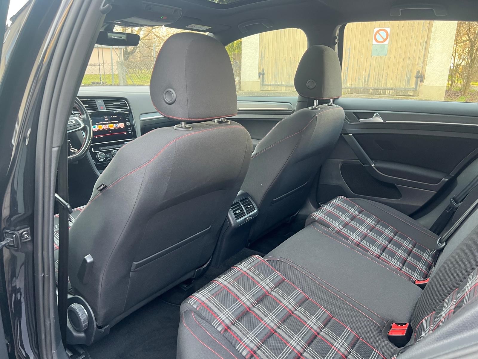 VW Golf 2.0 TSI GTI Performance DSG-image-13