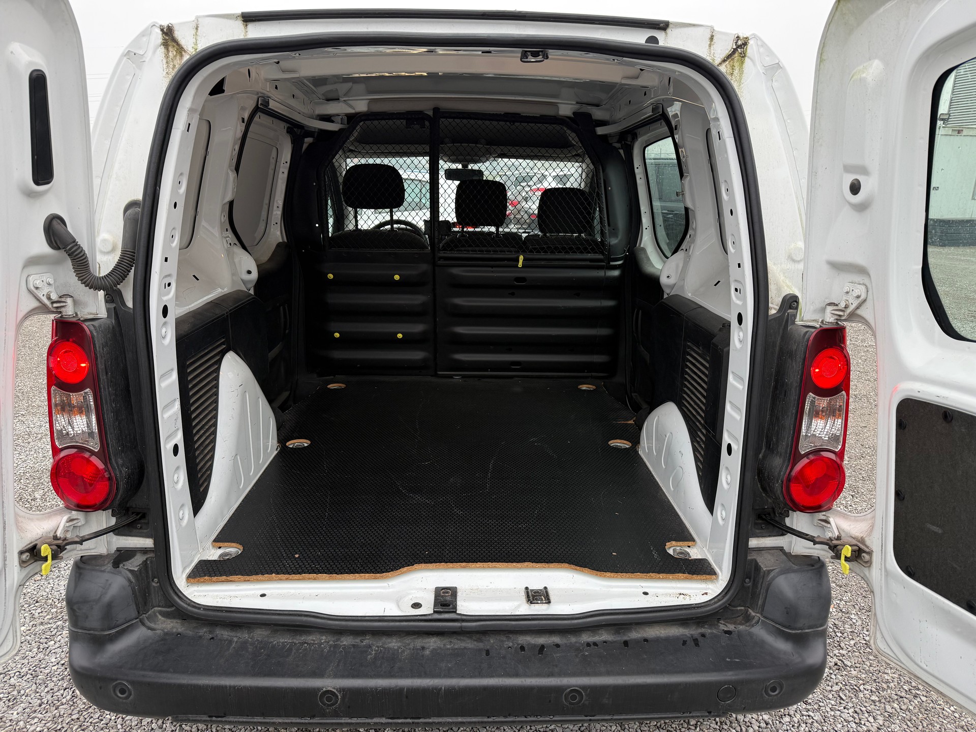 PEUGEOT Partner 1.6 VTi Active-image-9