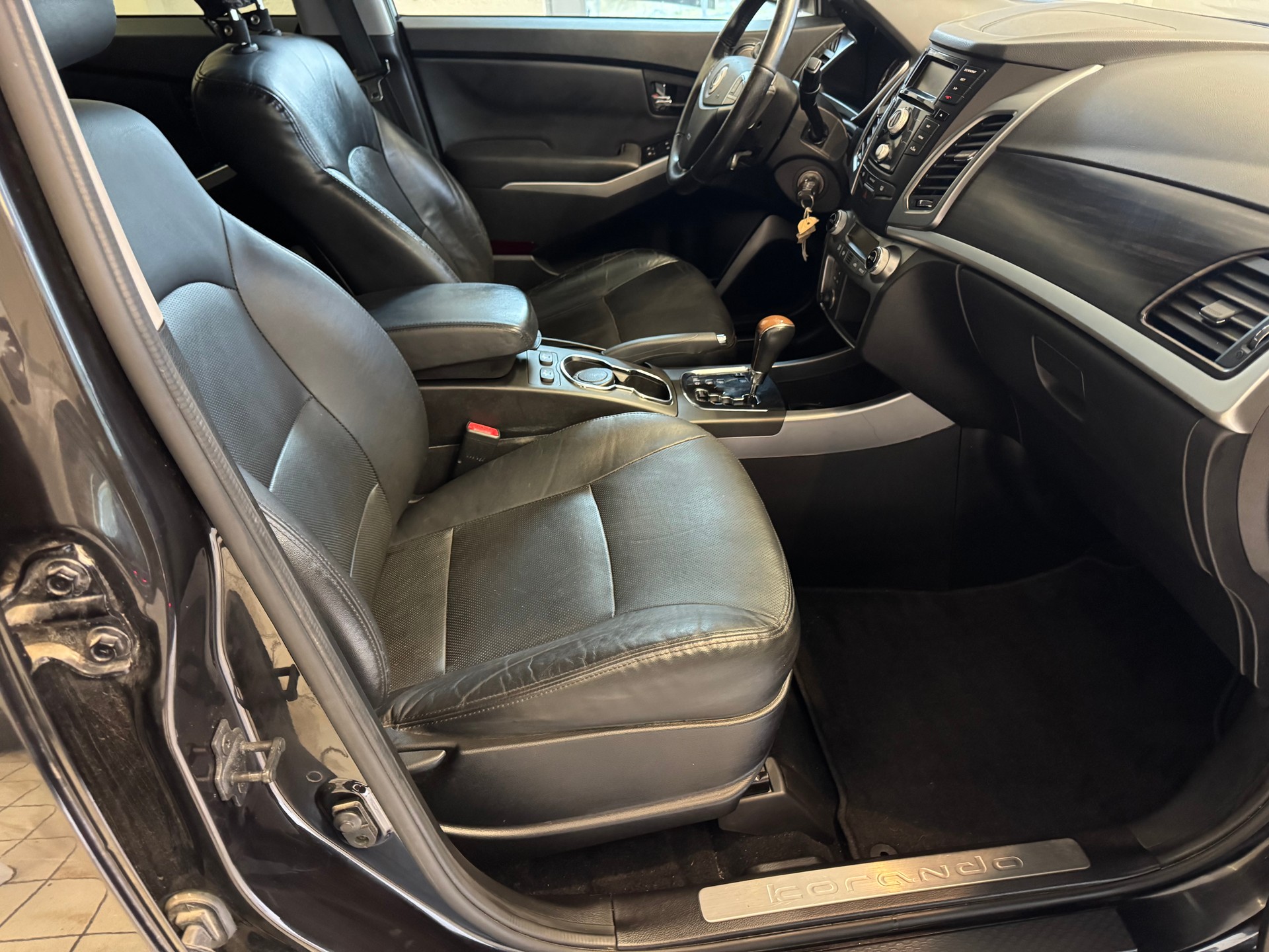 KGM-SsangYong Korando 2.0 e-XDI Quartz 4WD Automatic-image-9