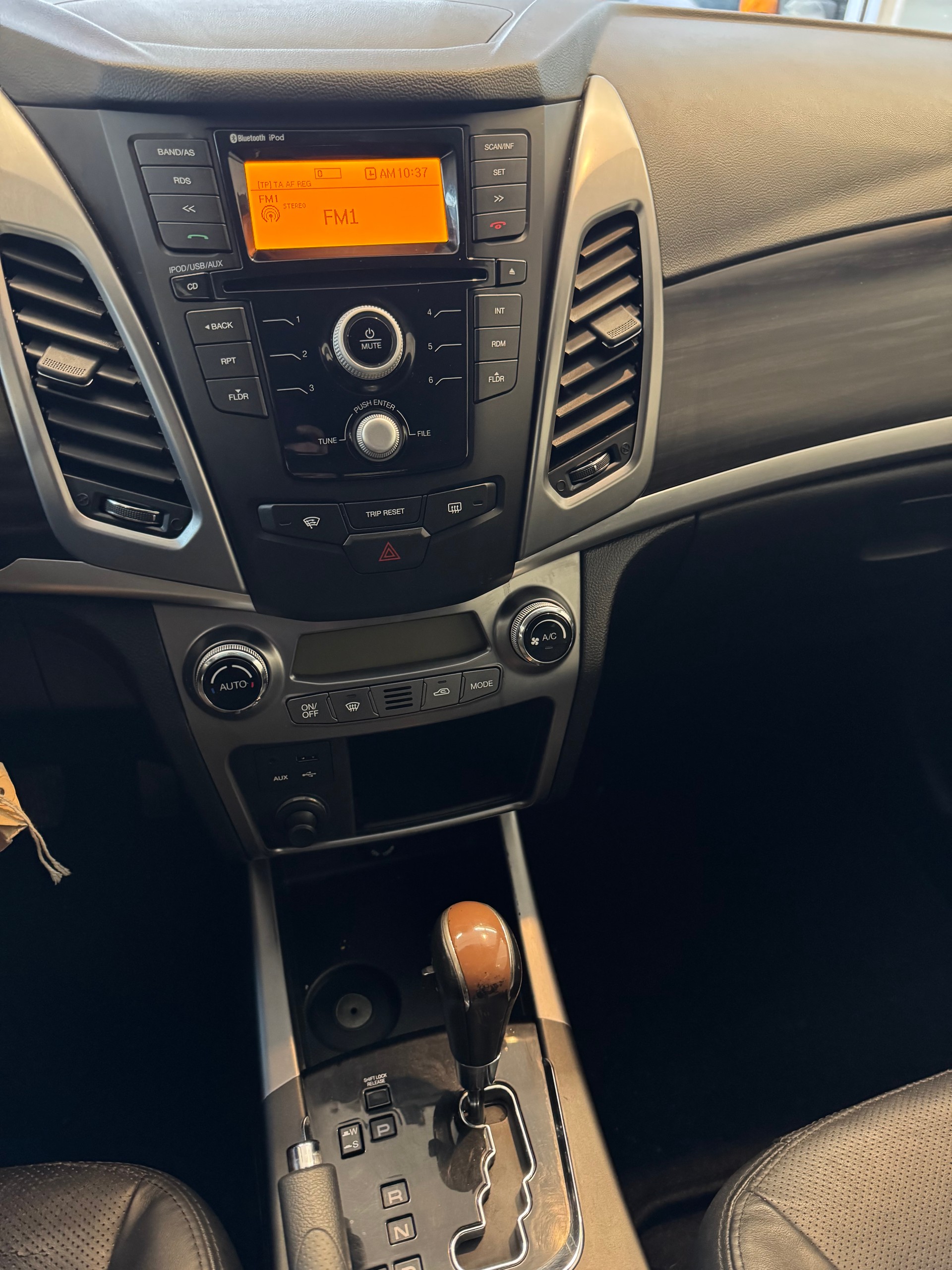KGM-SsangYong Korando 2.0 e-XDI Quartz 4WD Automatic-image-7