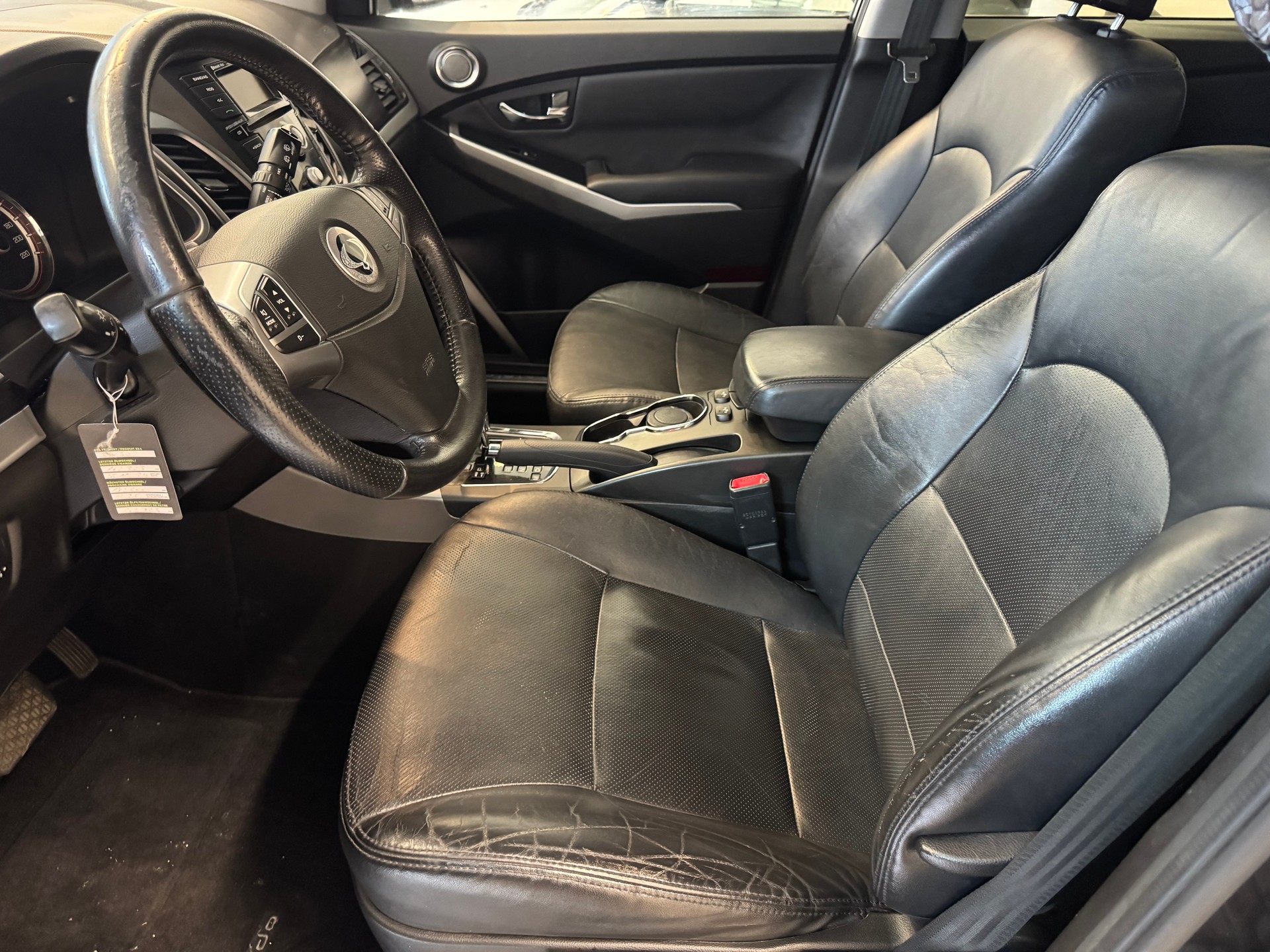 KGM-SsangYong Korando 2.0 e-XDI Quartz 4WD Automatic-image-8