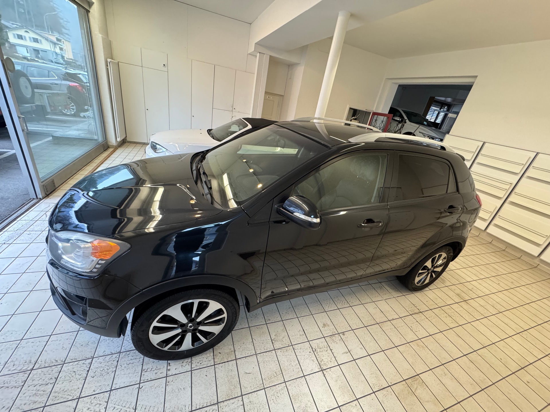 KGM-SsangYong Korando 2.0 e-XDI Quartz 4WD Automatic-image-3