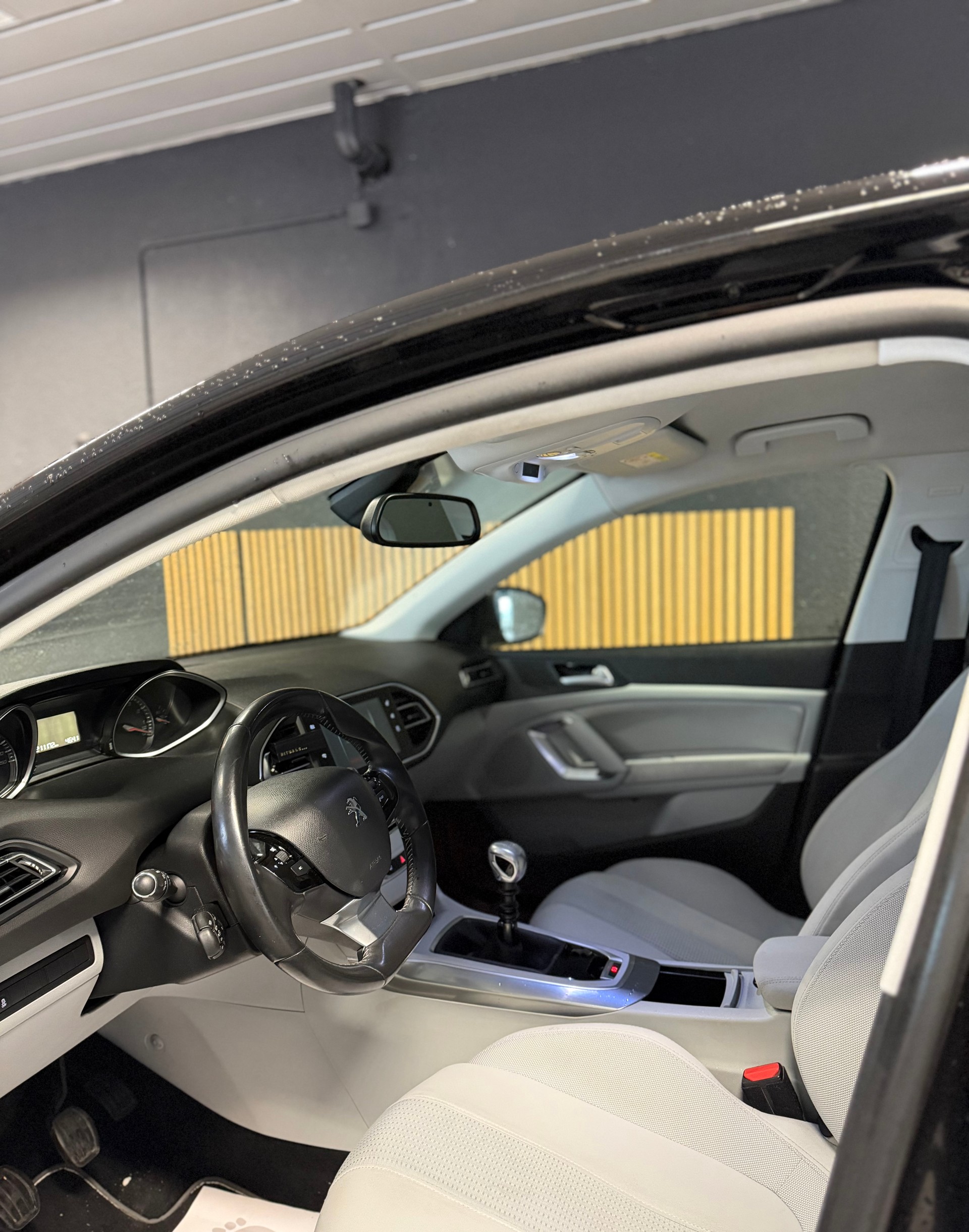 PEUGEOT 308 1.6 THP Allure-image-4