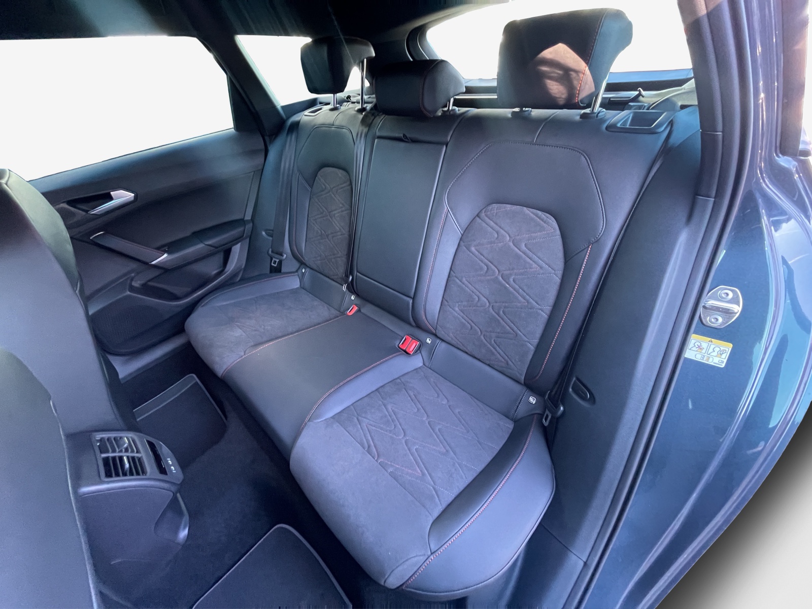 SEAT Leon ST 1.5 eHybrid pHEV DSG Move FR-image-11