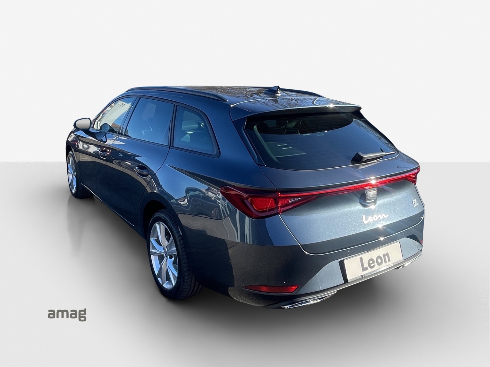 SEAT Leon ST 1.5 eHybrid pHEV DSG Move FR-image-2