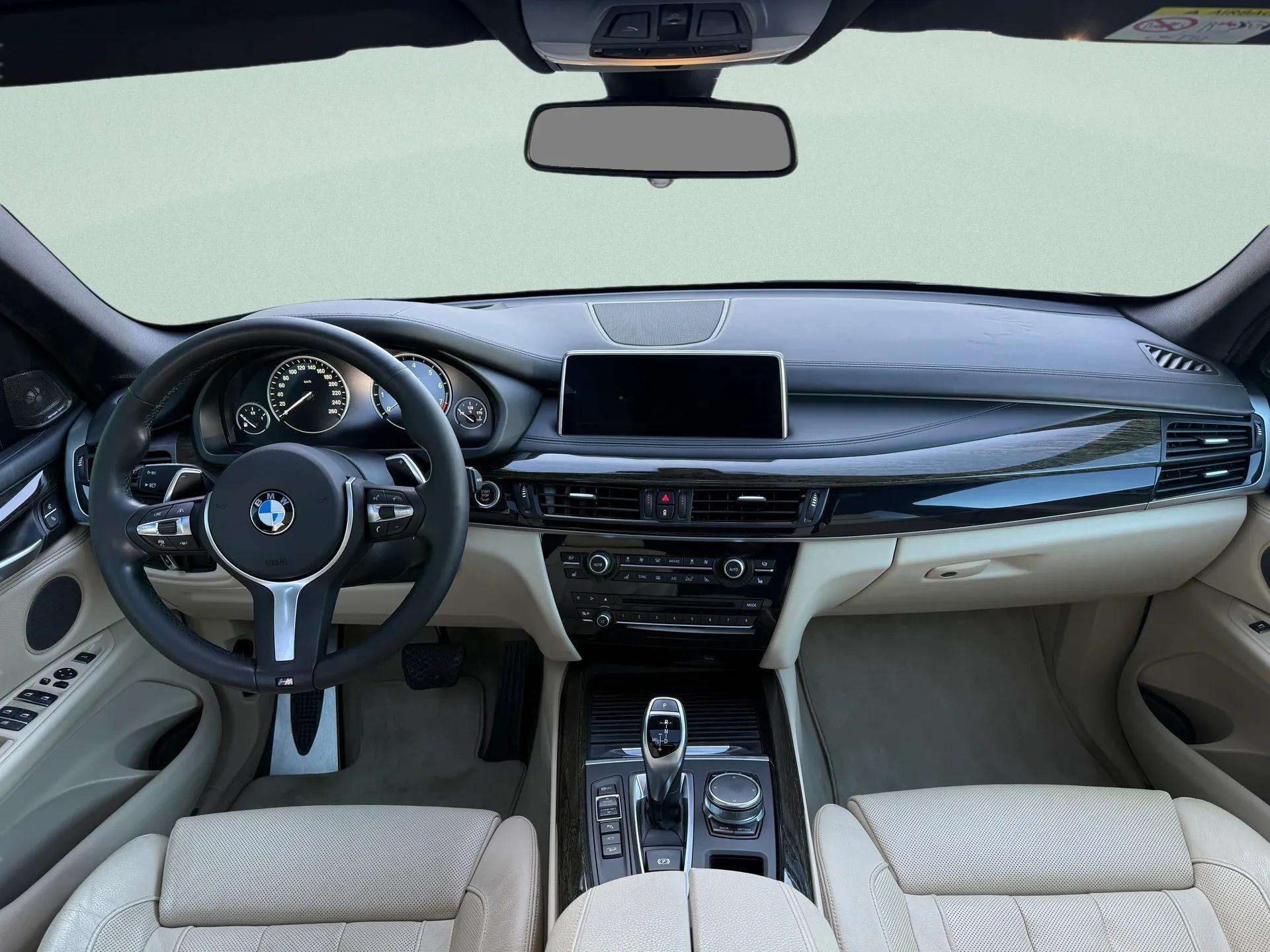 BMW X5 xDrive 50i Steptronic-image-12
