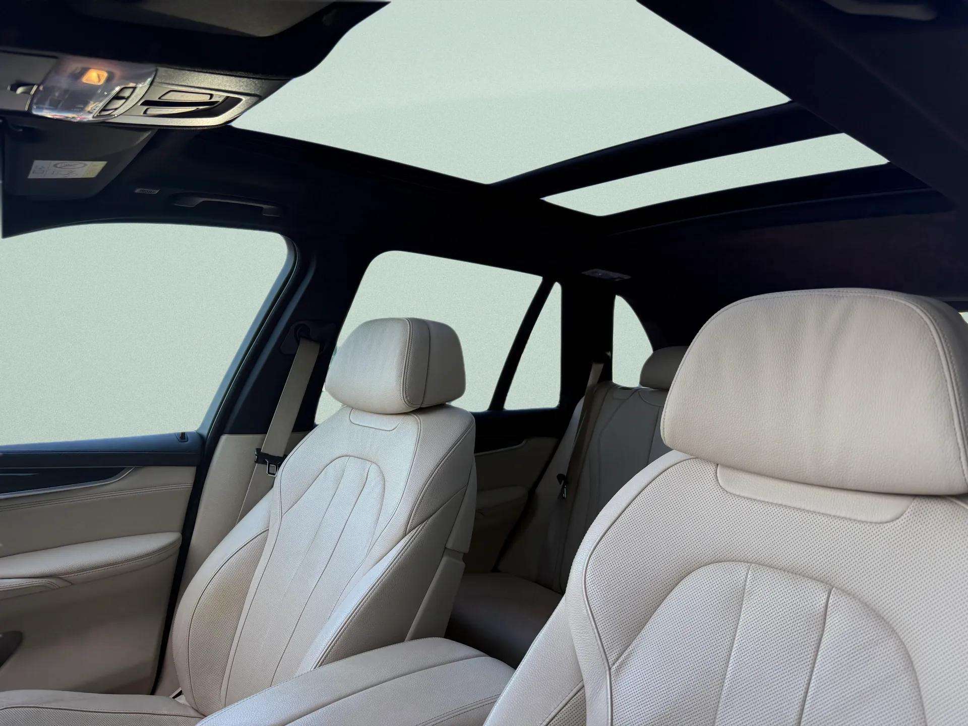 BMW X5 xDrive 50i Steptronic-image-11