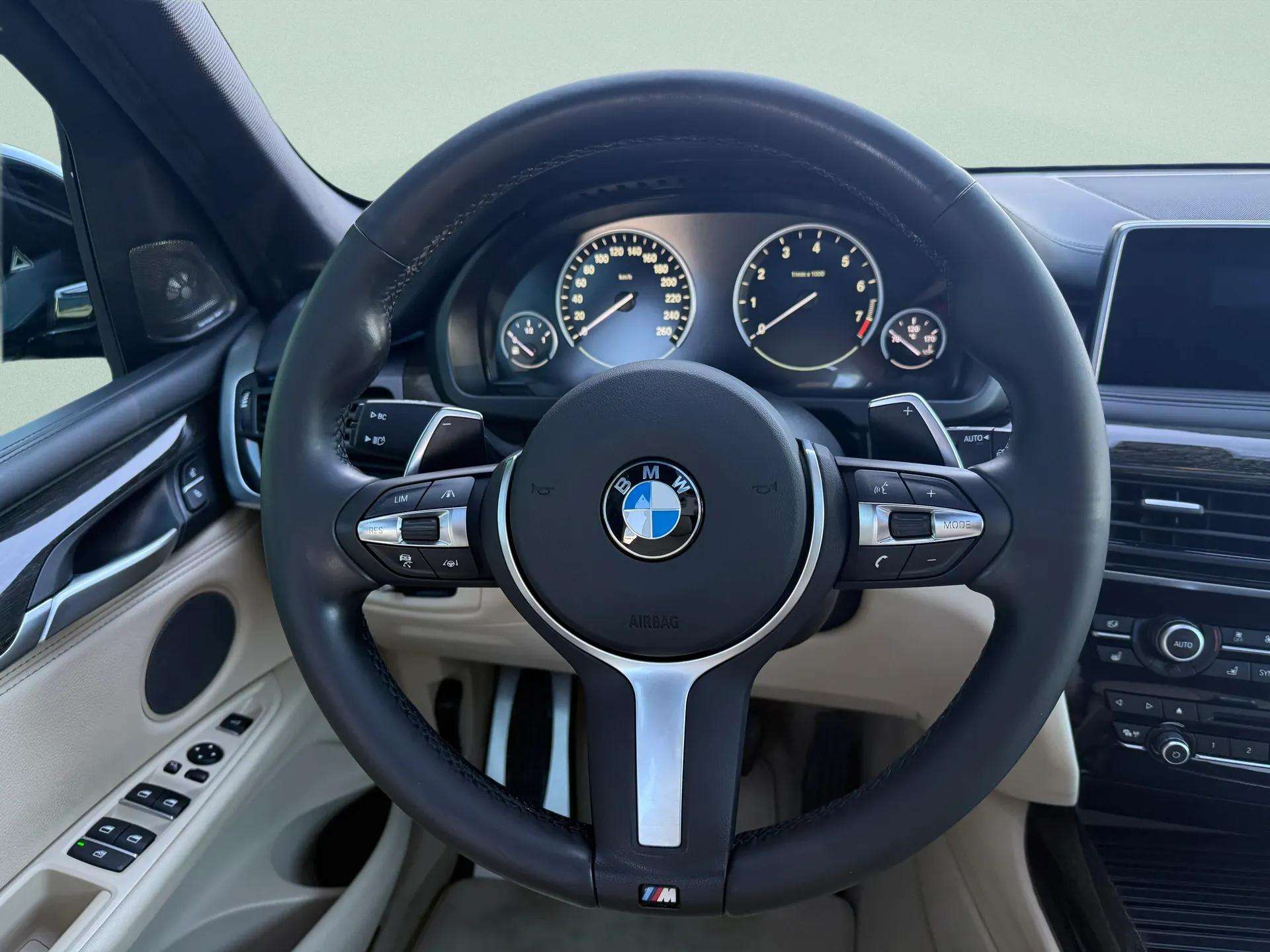 BMW X5 xDrive 50i Steptronic-image-14