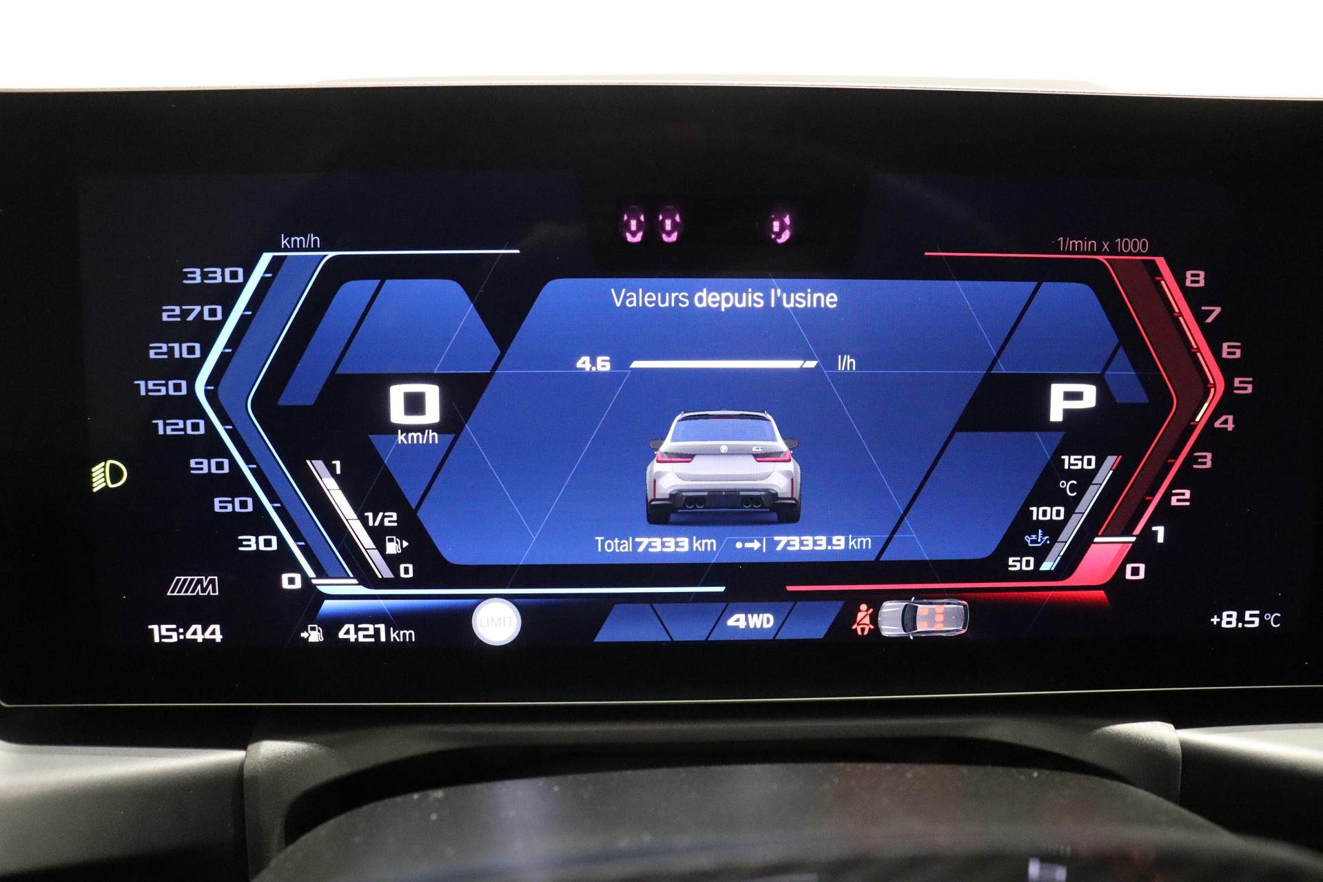 BMW M3 Competition xDrive Touring-image-10