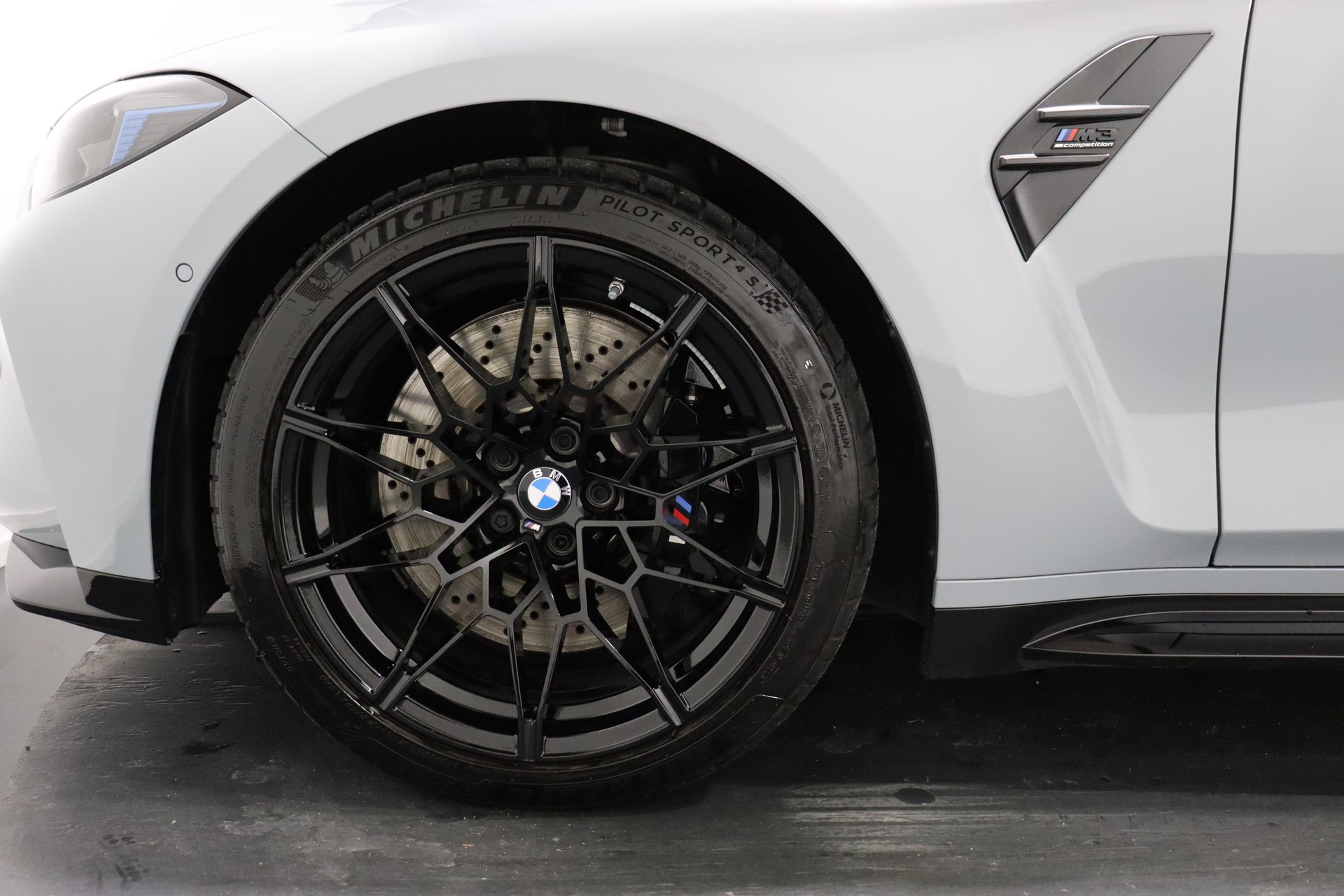 BMW M3 Competition xDrive Touring-image-5