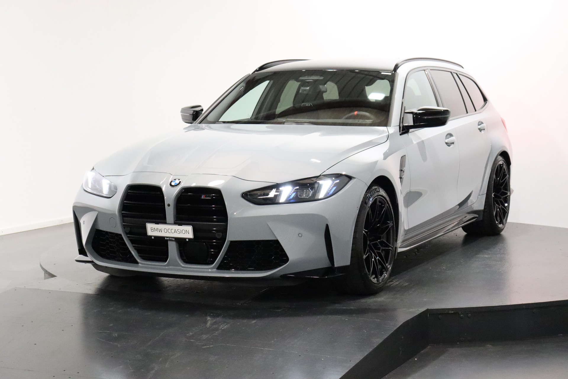 BMW M3 Competition xDrive Touring-image-0