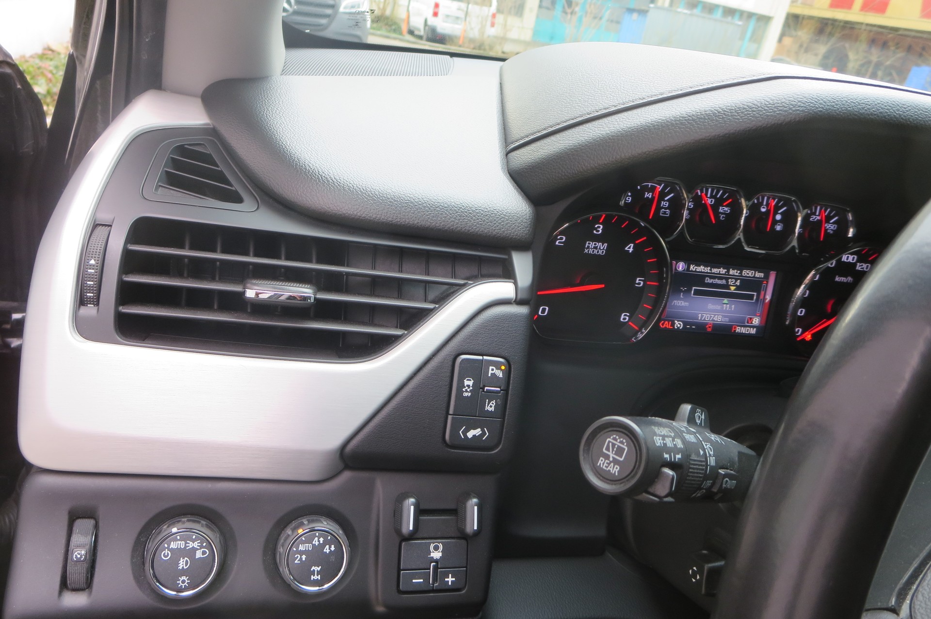 GMC Yukon SLT 5.3 V8 XL-image-8