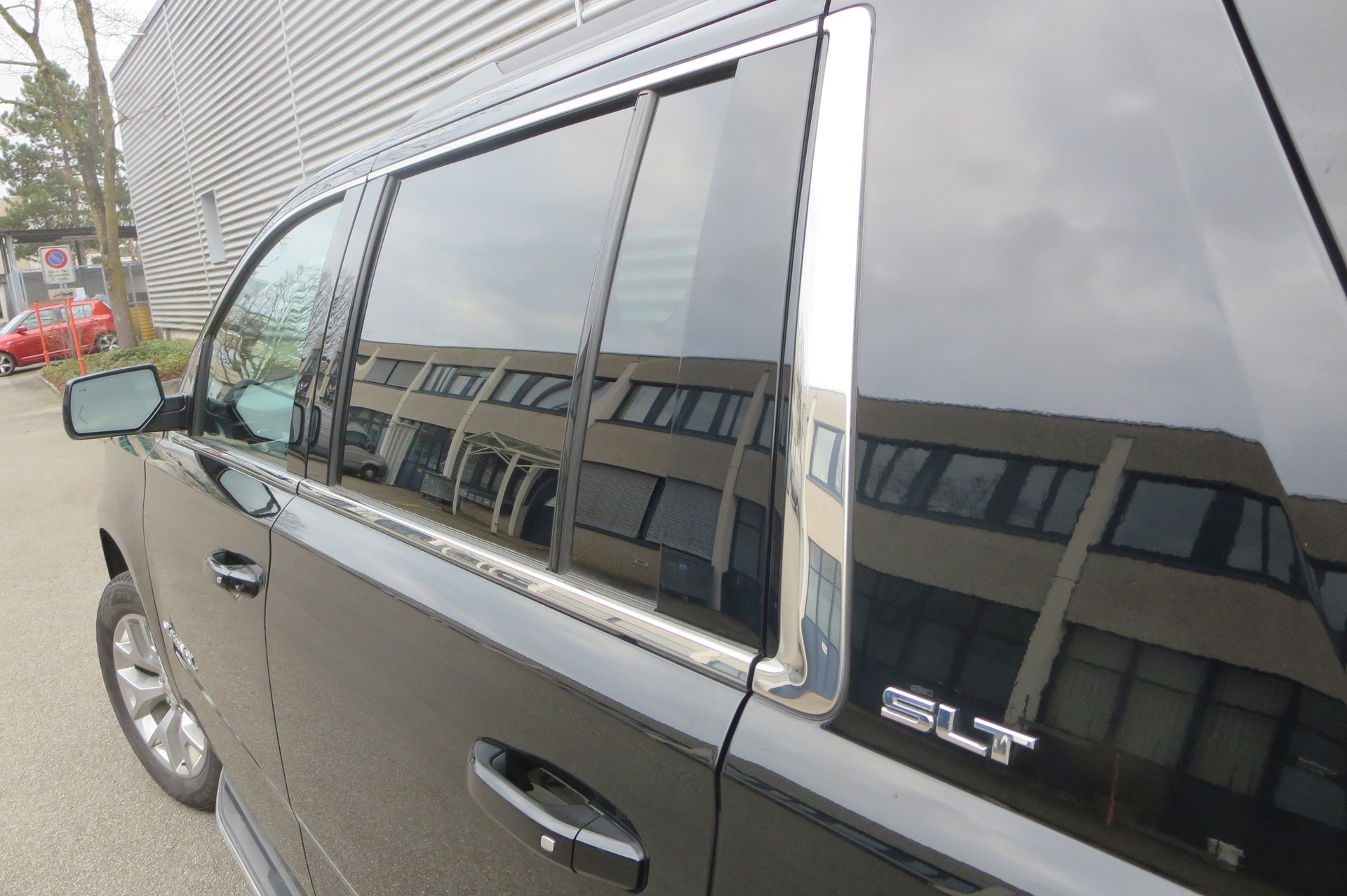 GMC Yukon SLT 5.3 V8 XL-image-4