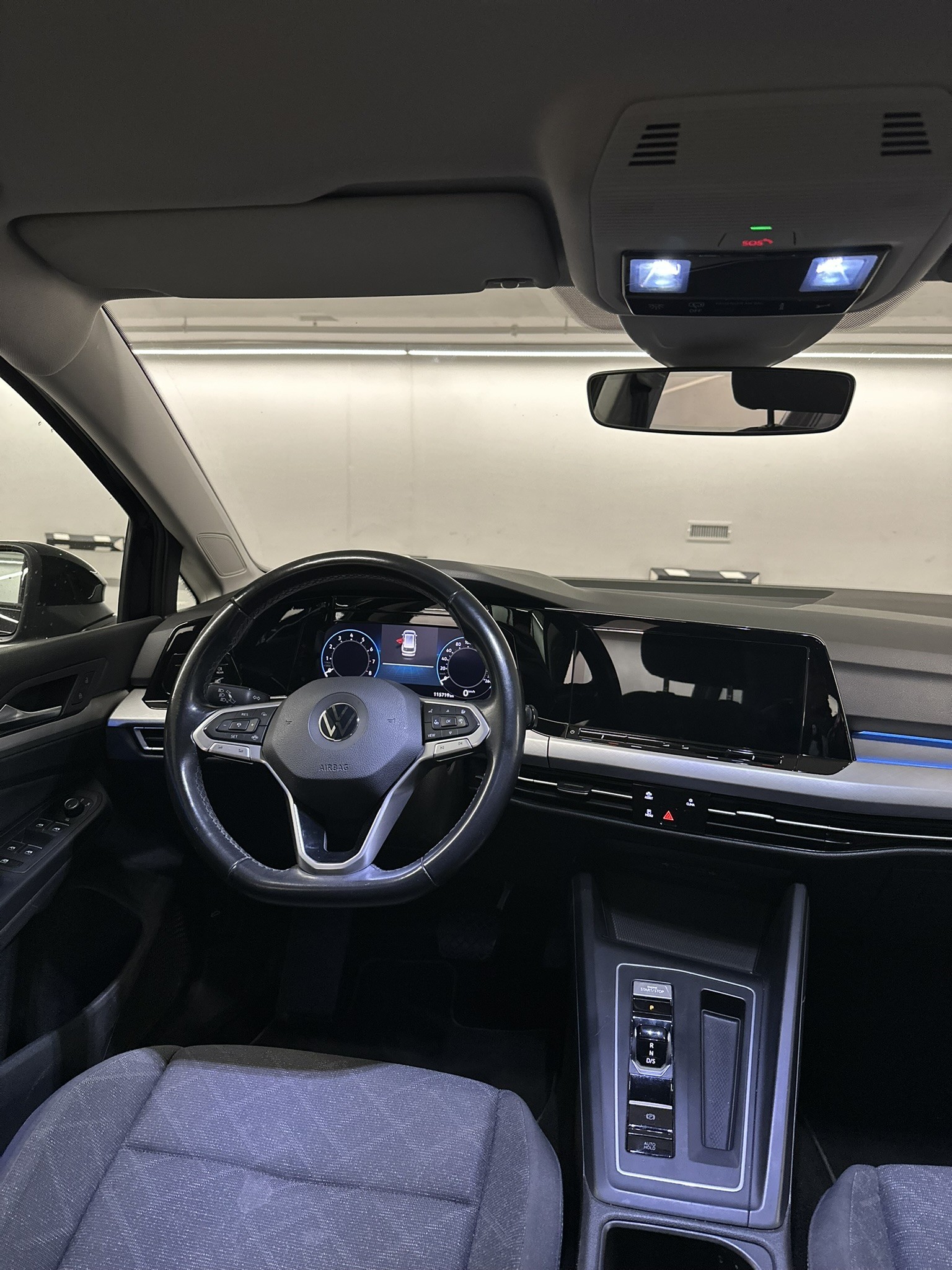 VW Golf Variant 1.0 eTSI mHEV Life DSG-image-5