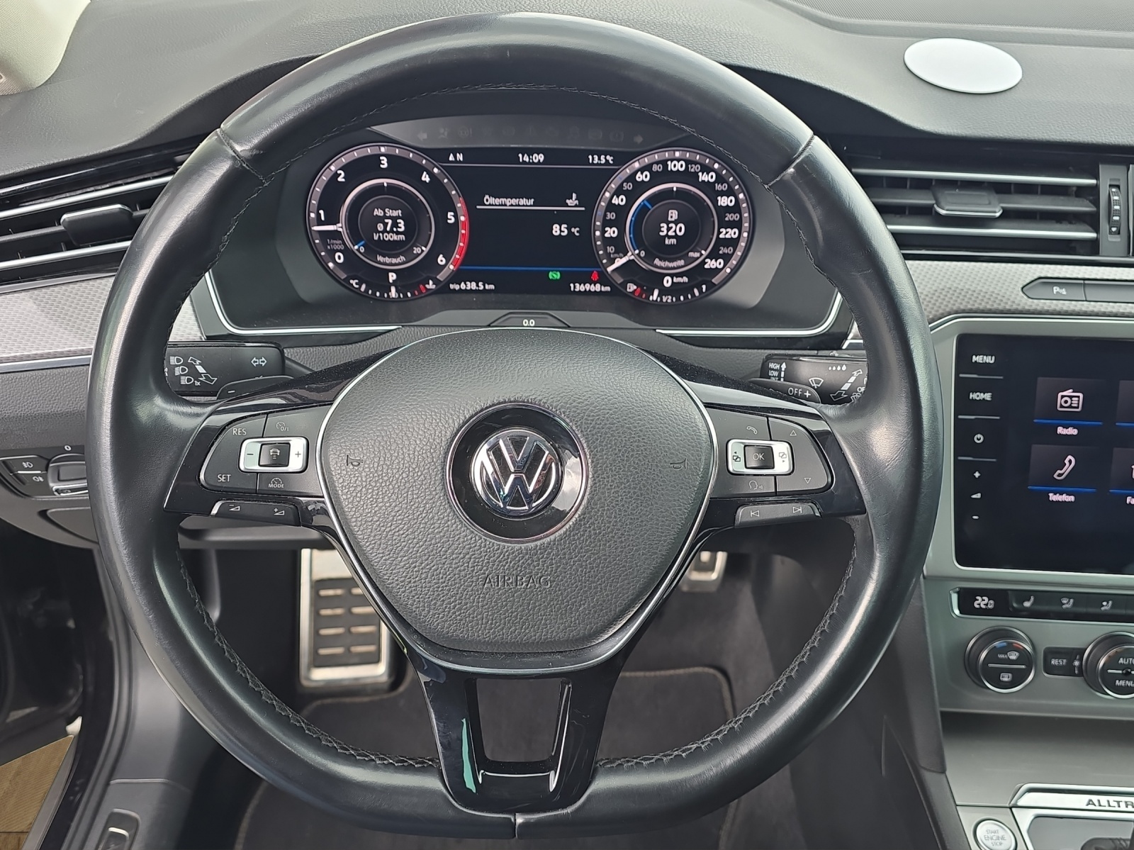 VW Passat Alltrack 2.0 TDI BMT 4Motion DSG-image-10