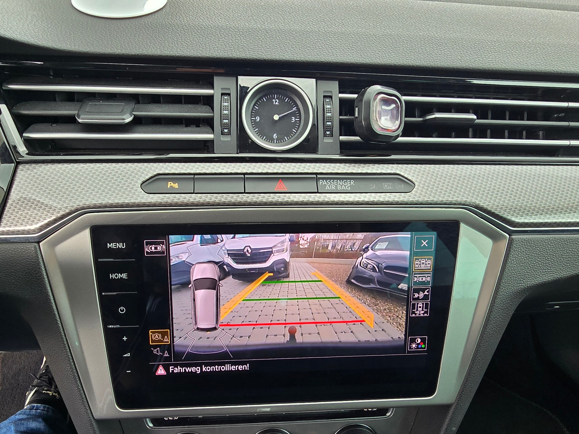 VW Passat Alltrack 2.0 TDI BMT 4Motion DSG-image-13